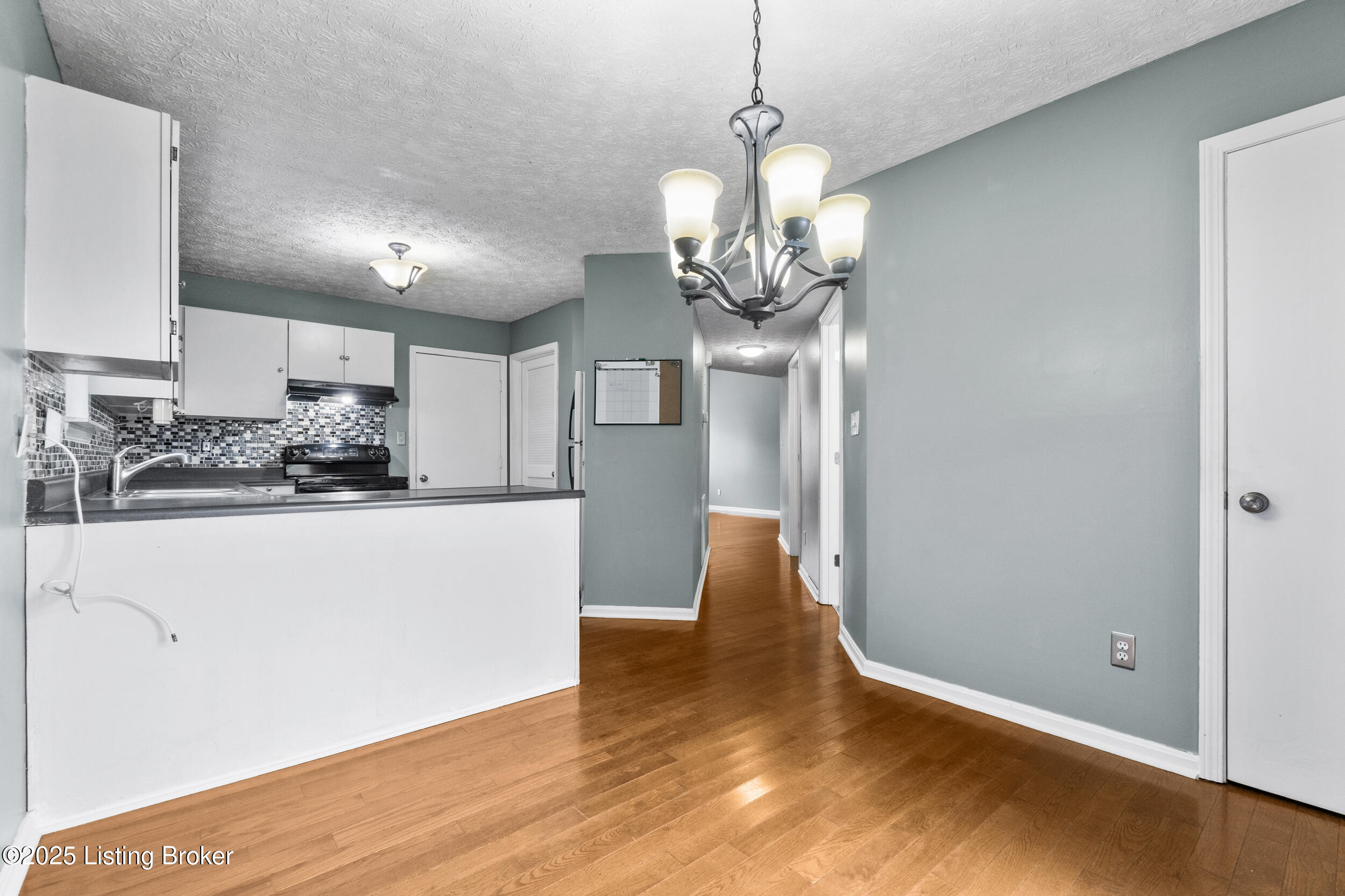 4313 Hickoryview Dr