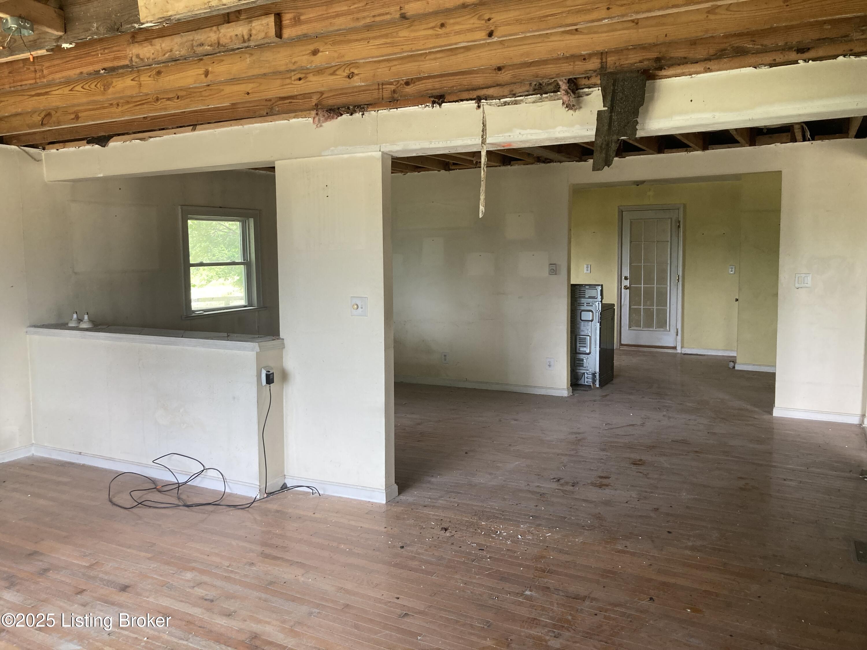 407 Pleasureville Rd