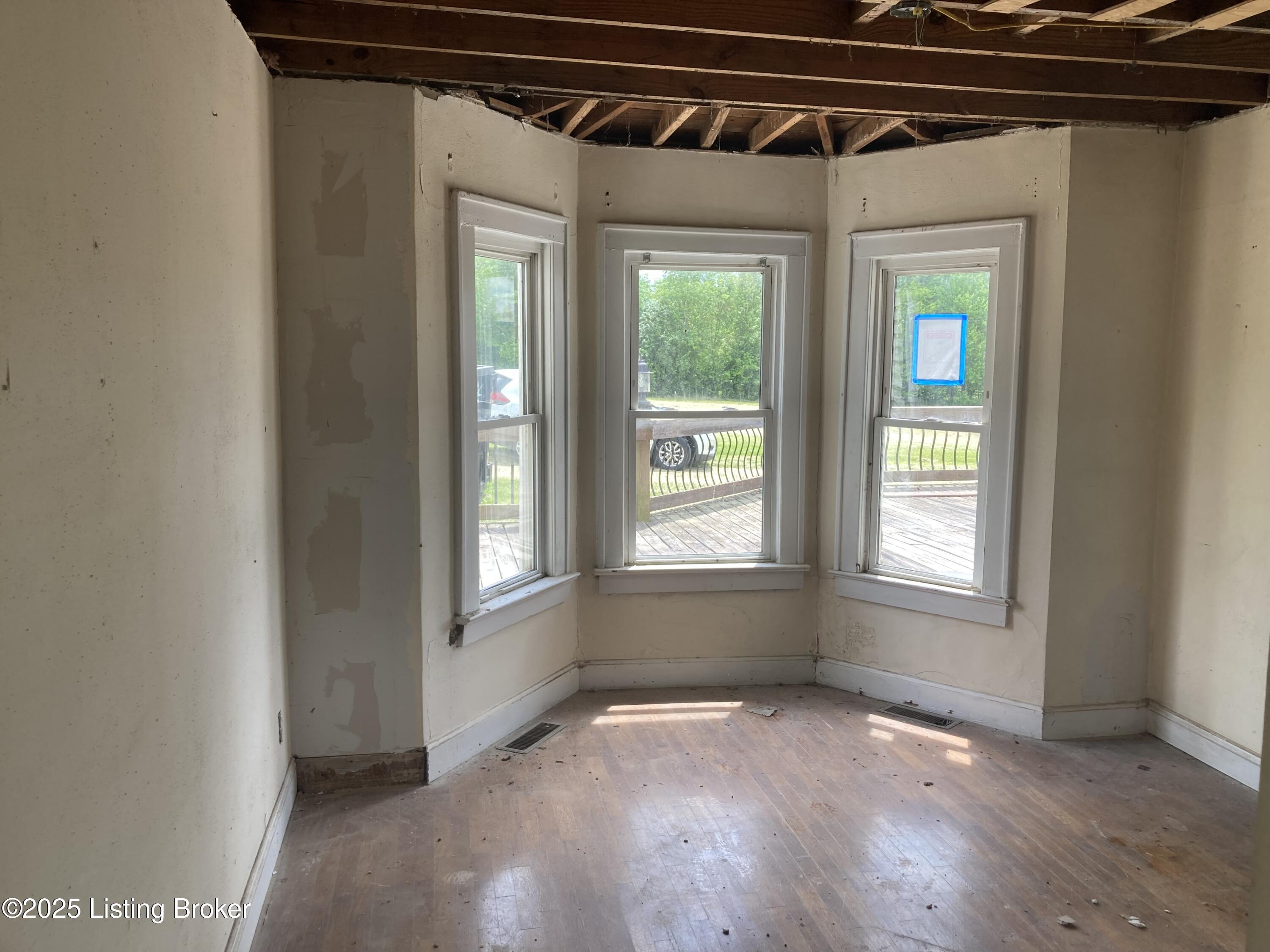 407 Pleasureville Rd