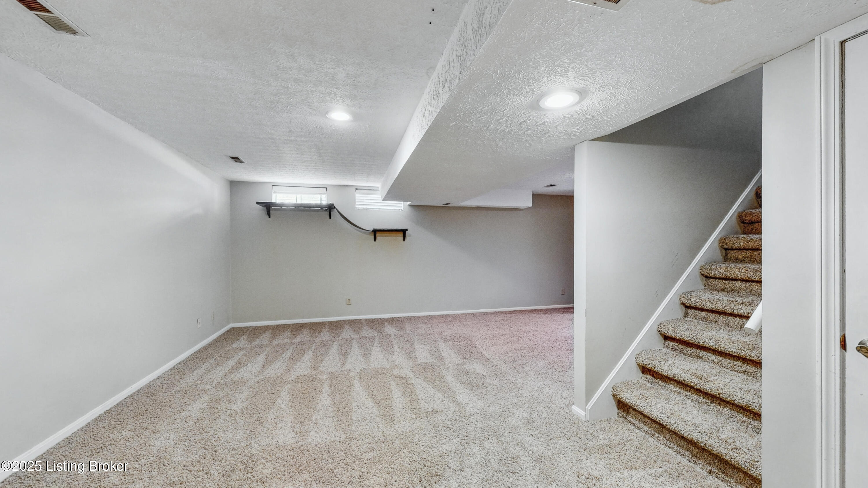 13015 Pine Hill Ct