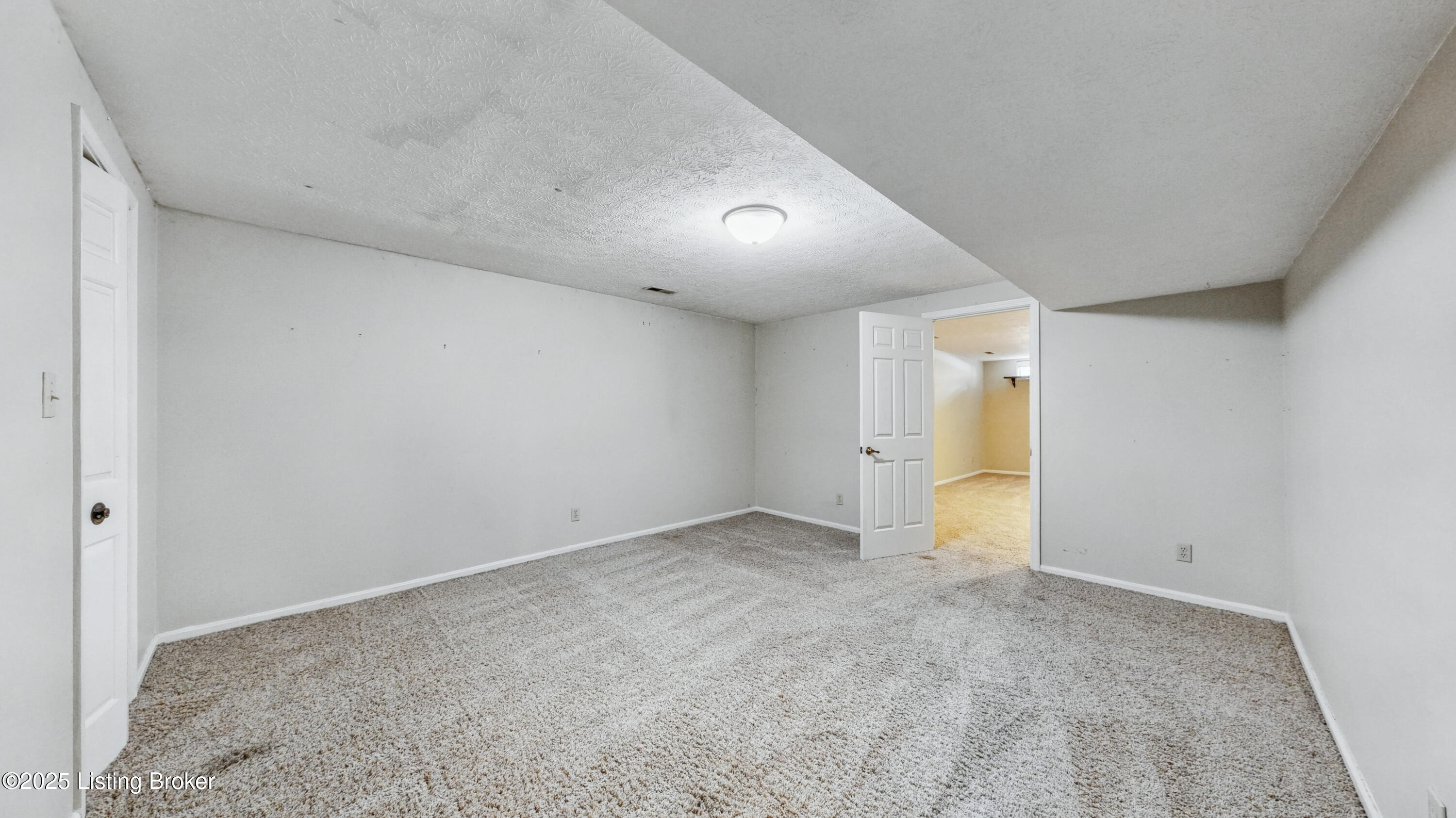 13015 Pine Hill Ct