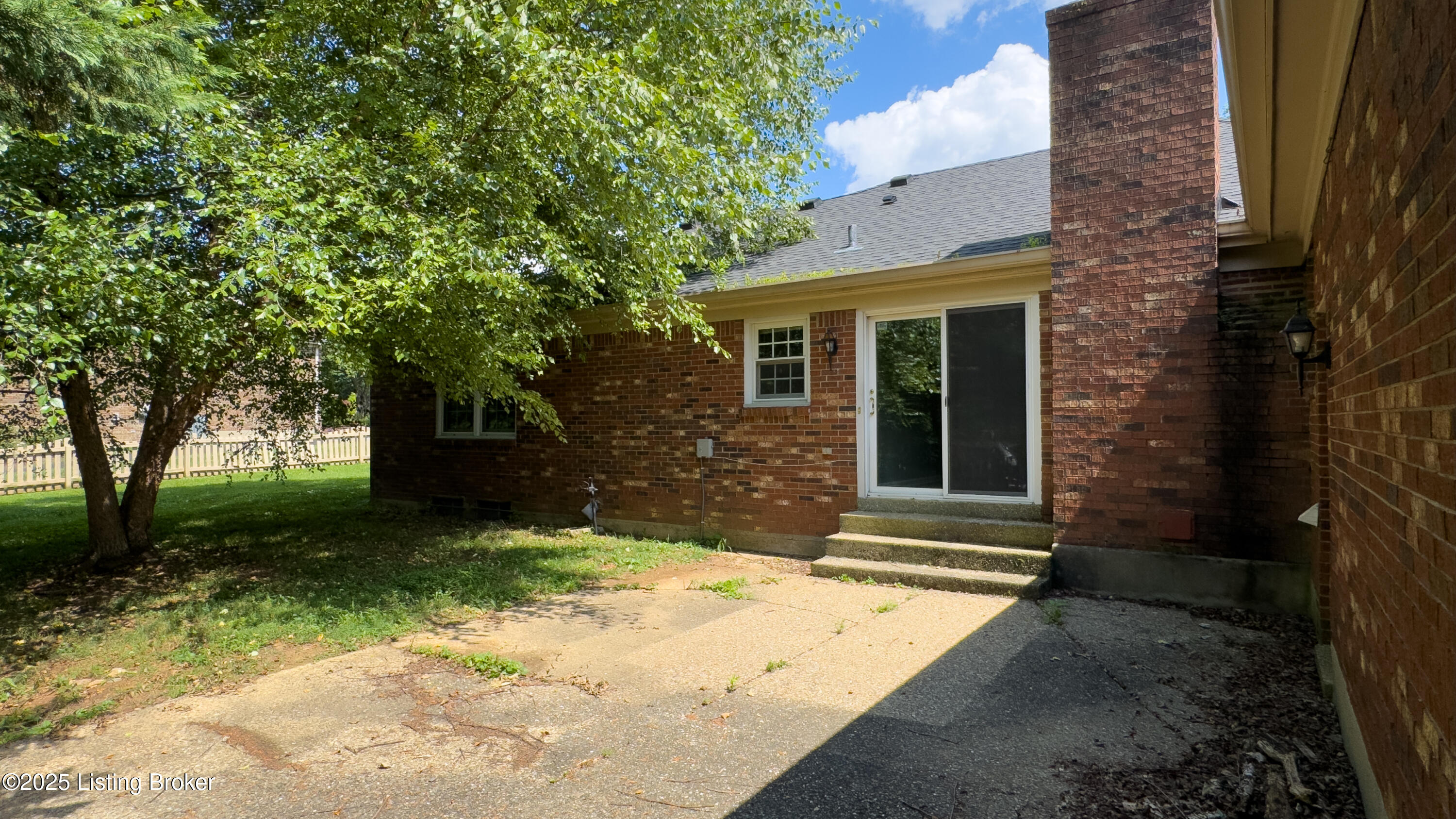 13015 Pine Hill Ct