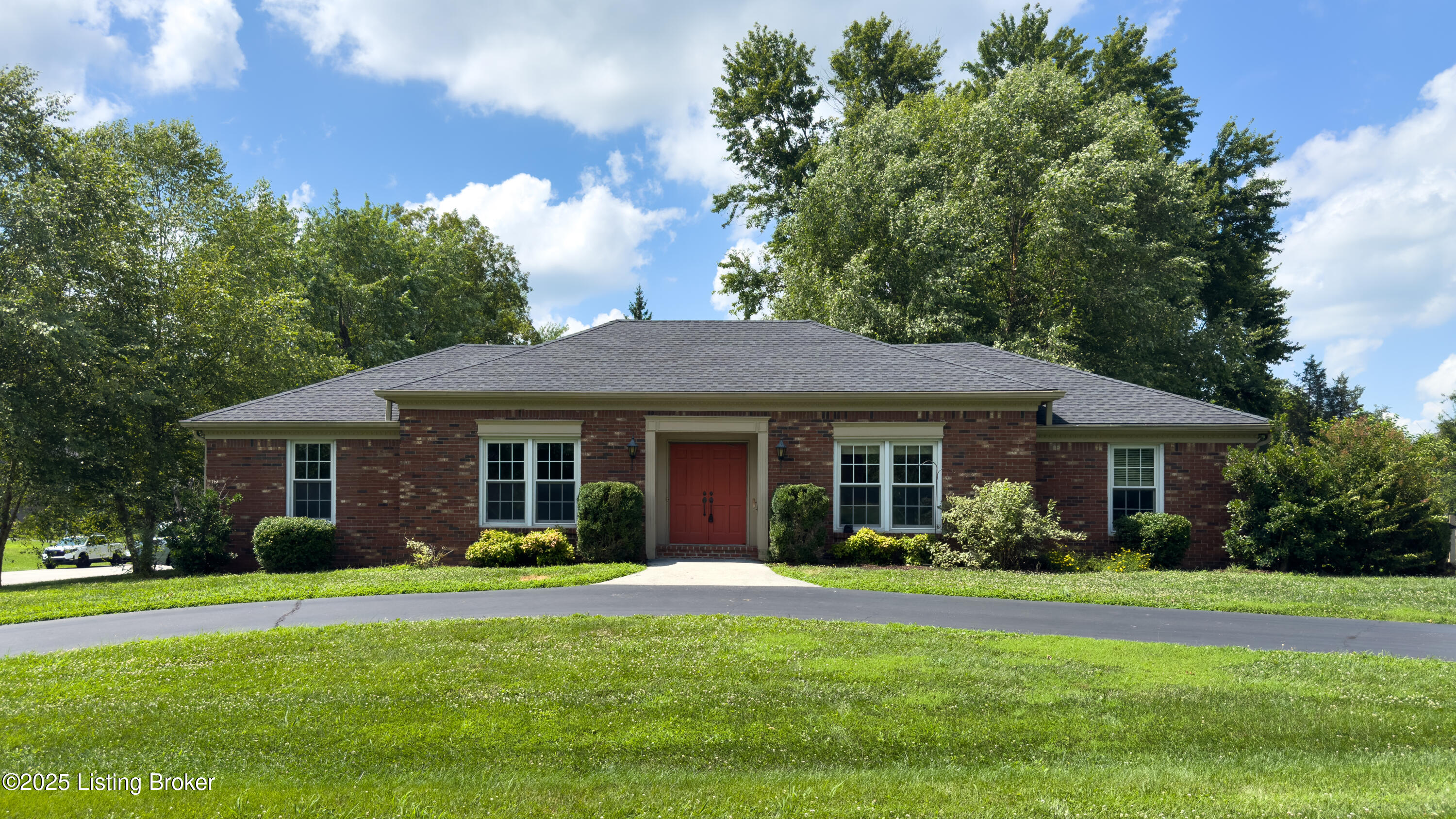 13015 Pine Hill Ct