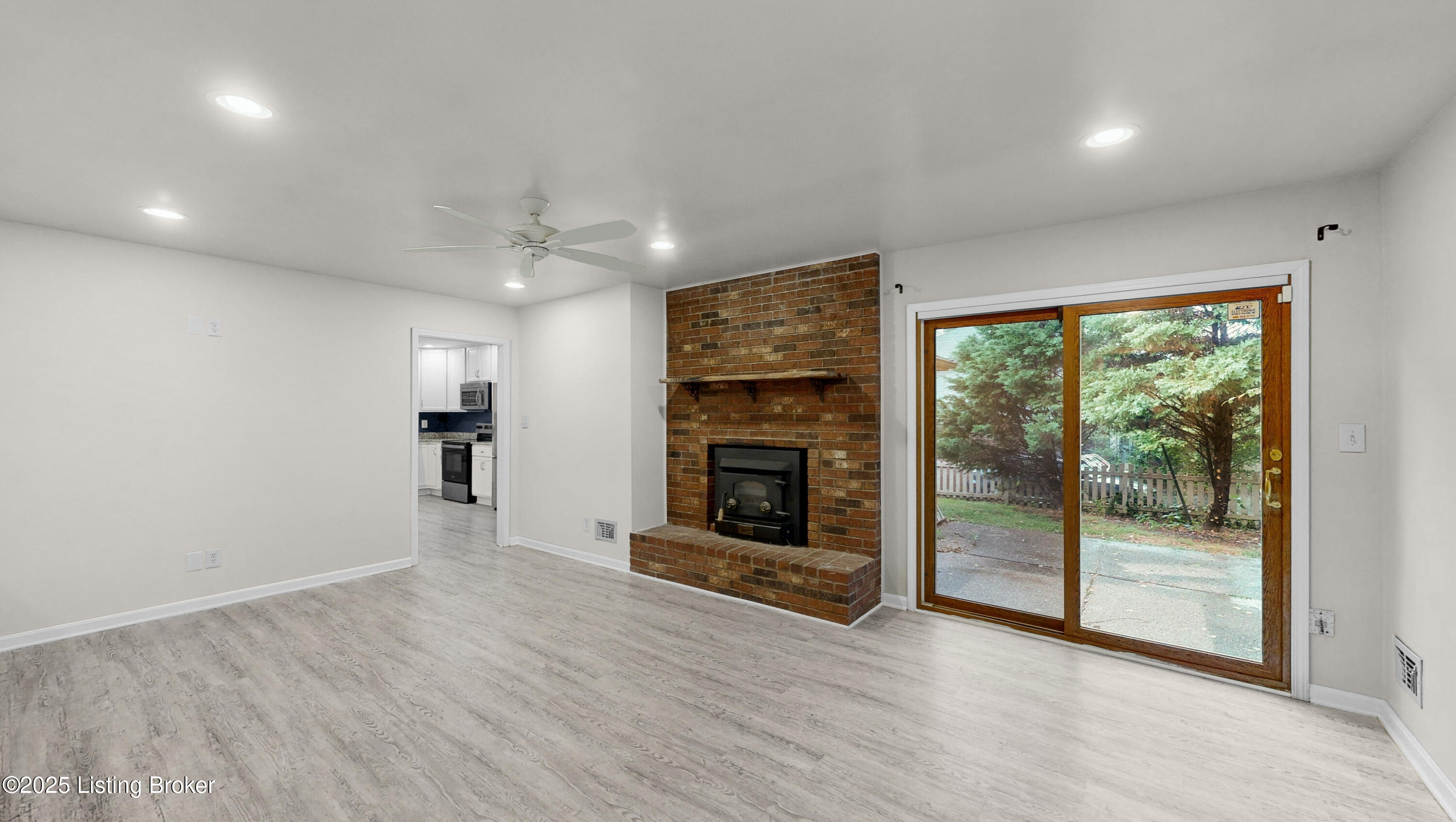 13015 Pine Hill Ct