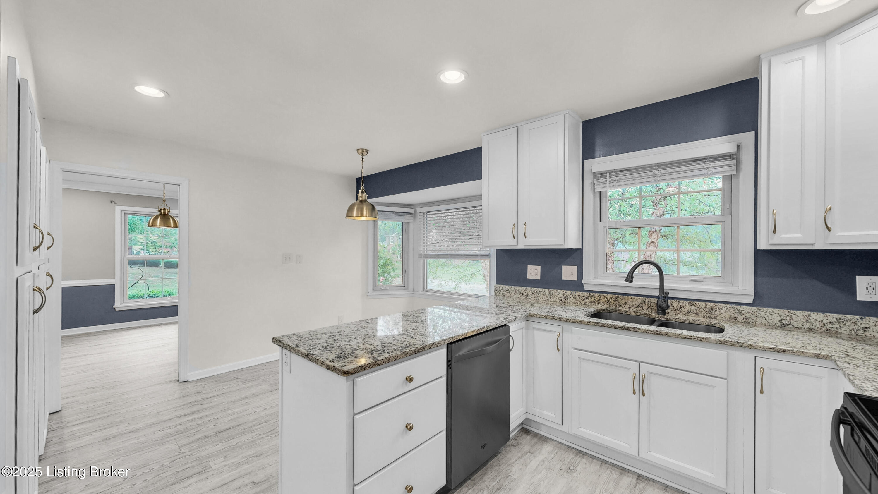 13015 Pine Hill Ct