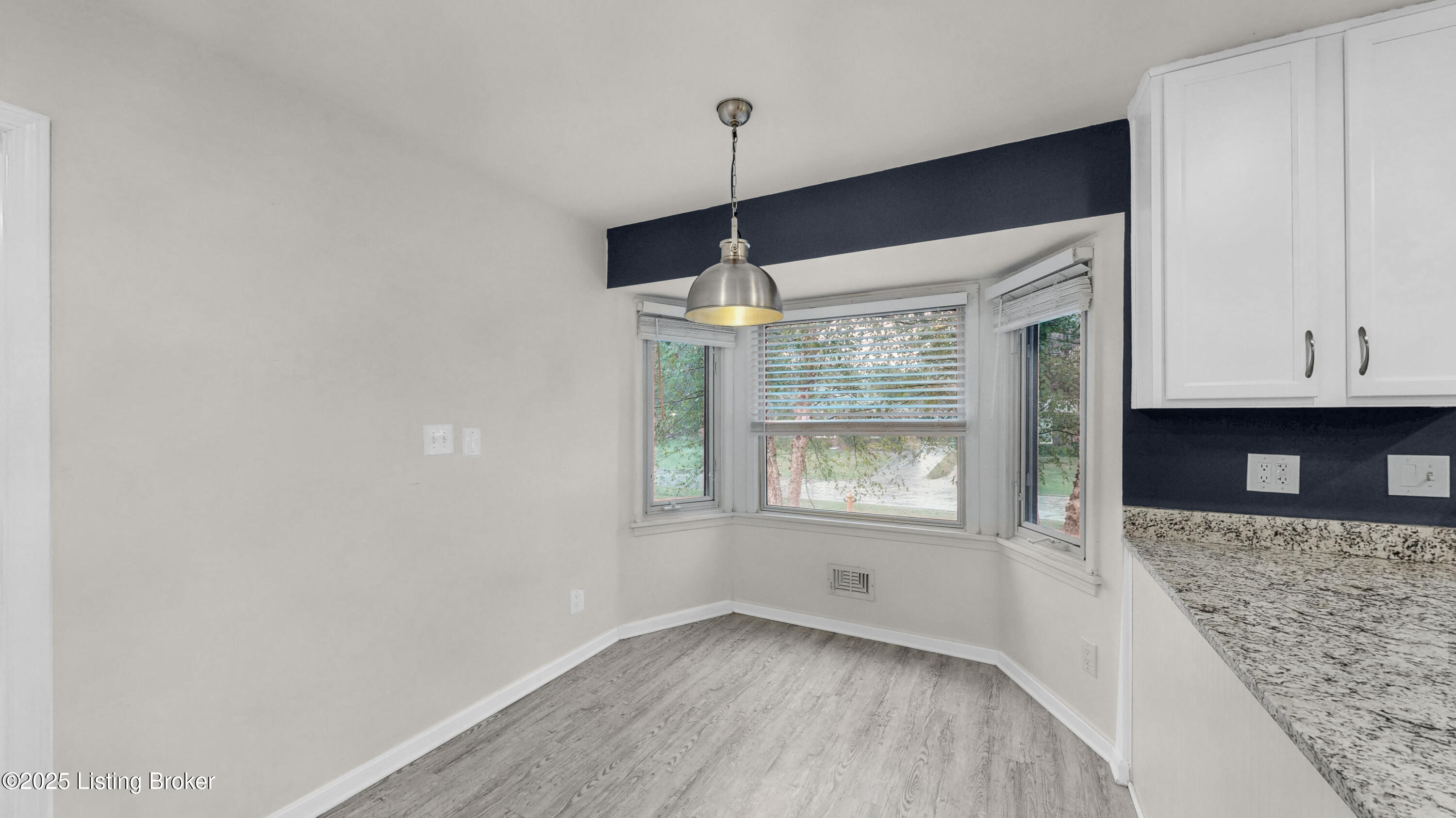 13015 Pine Hill Ct