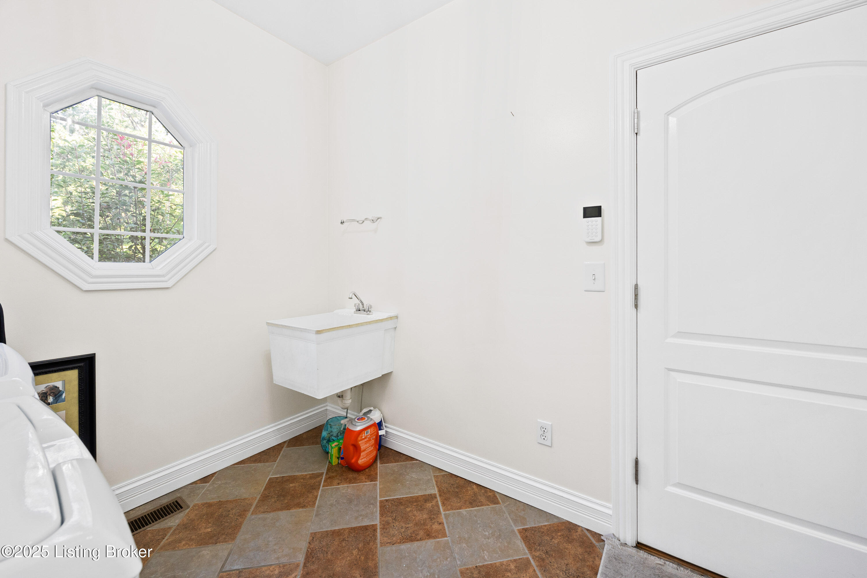 190 Leon Remington Rd