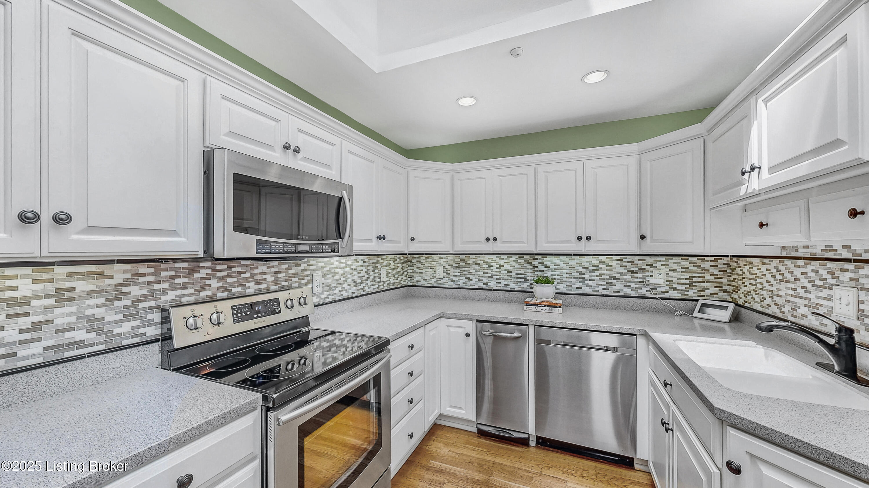 1204 Wellington Pl