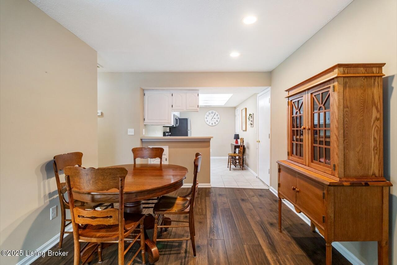 3011 Parkstone Ct
