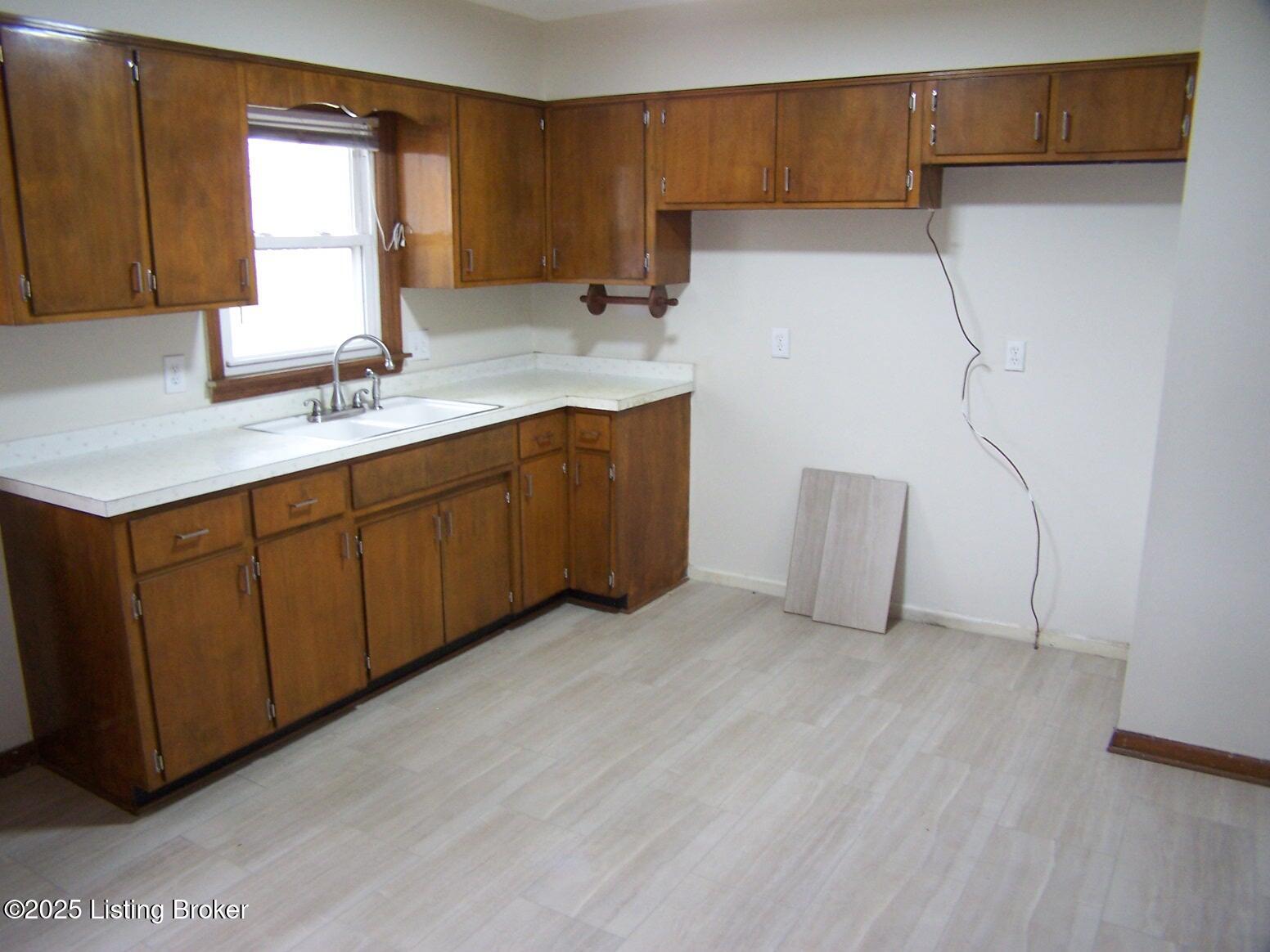 1051 Franelm Rd