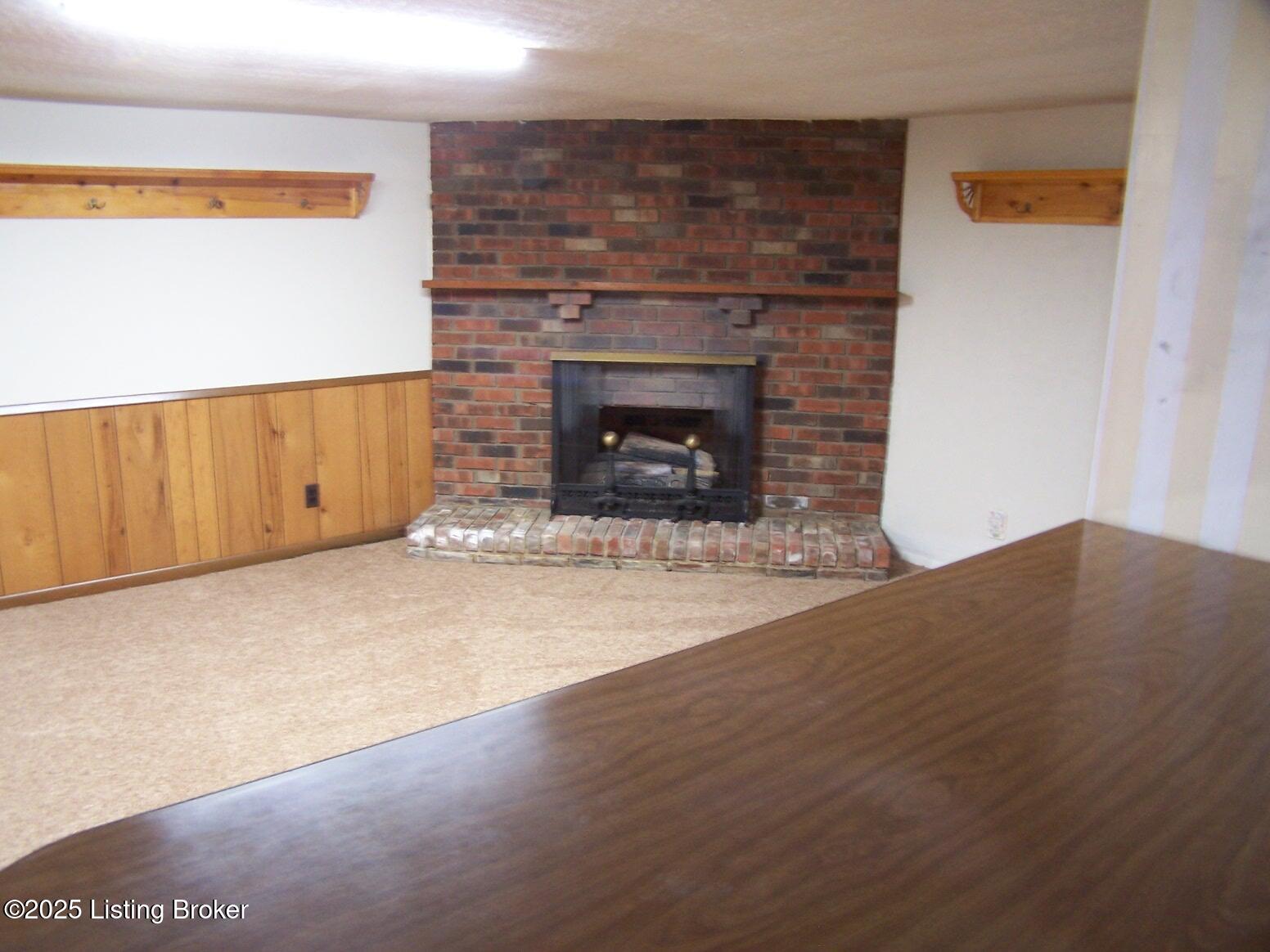 1051 Franelm Rd