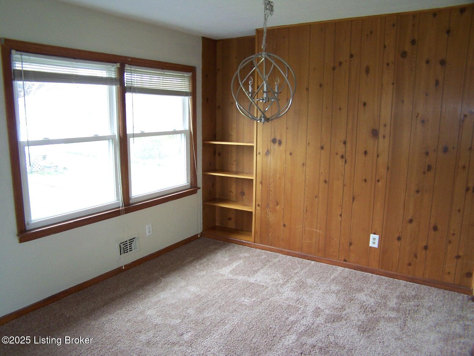 1051 Franelm Rd