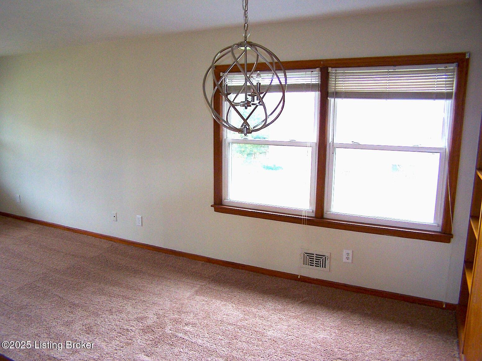 1051 Franelm Rd