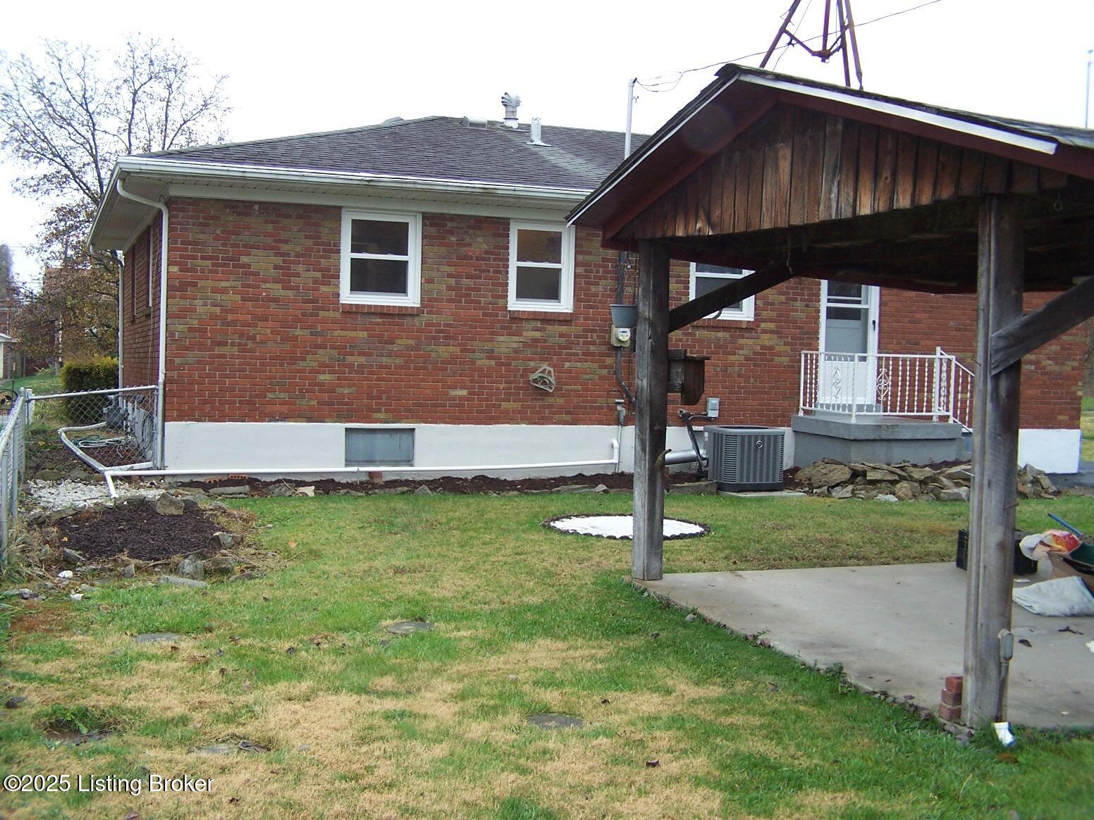 1051 Franelm Rd