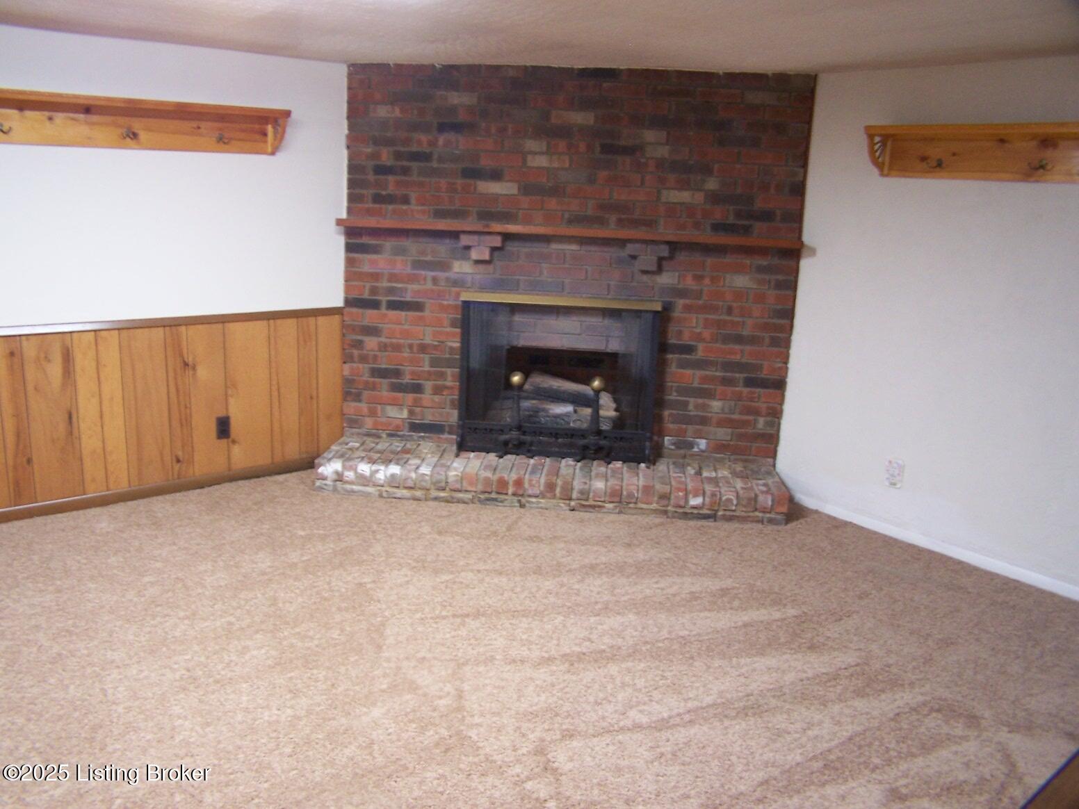 1051 Franelm Rd