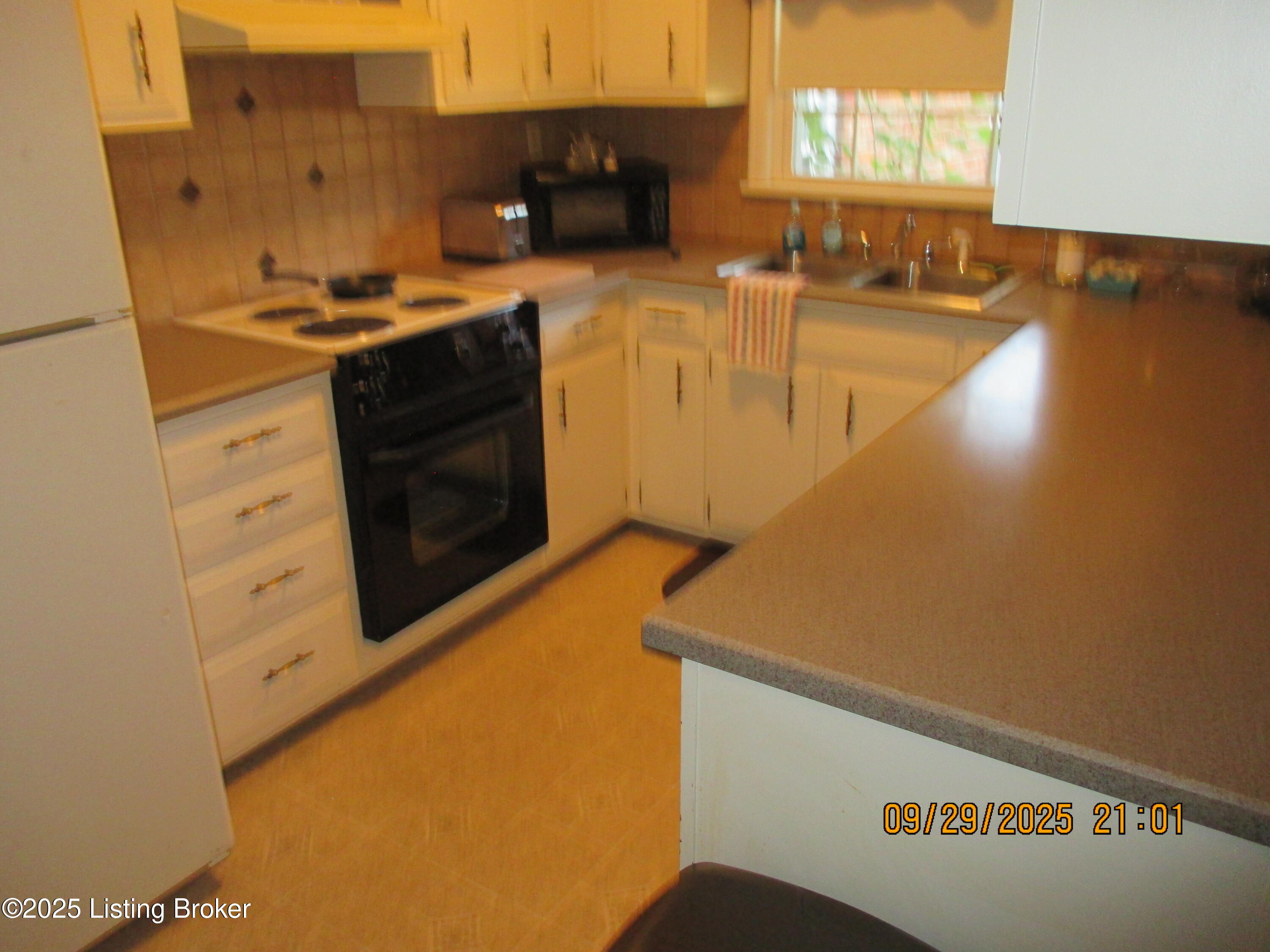 11212 Finchley Rd