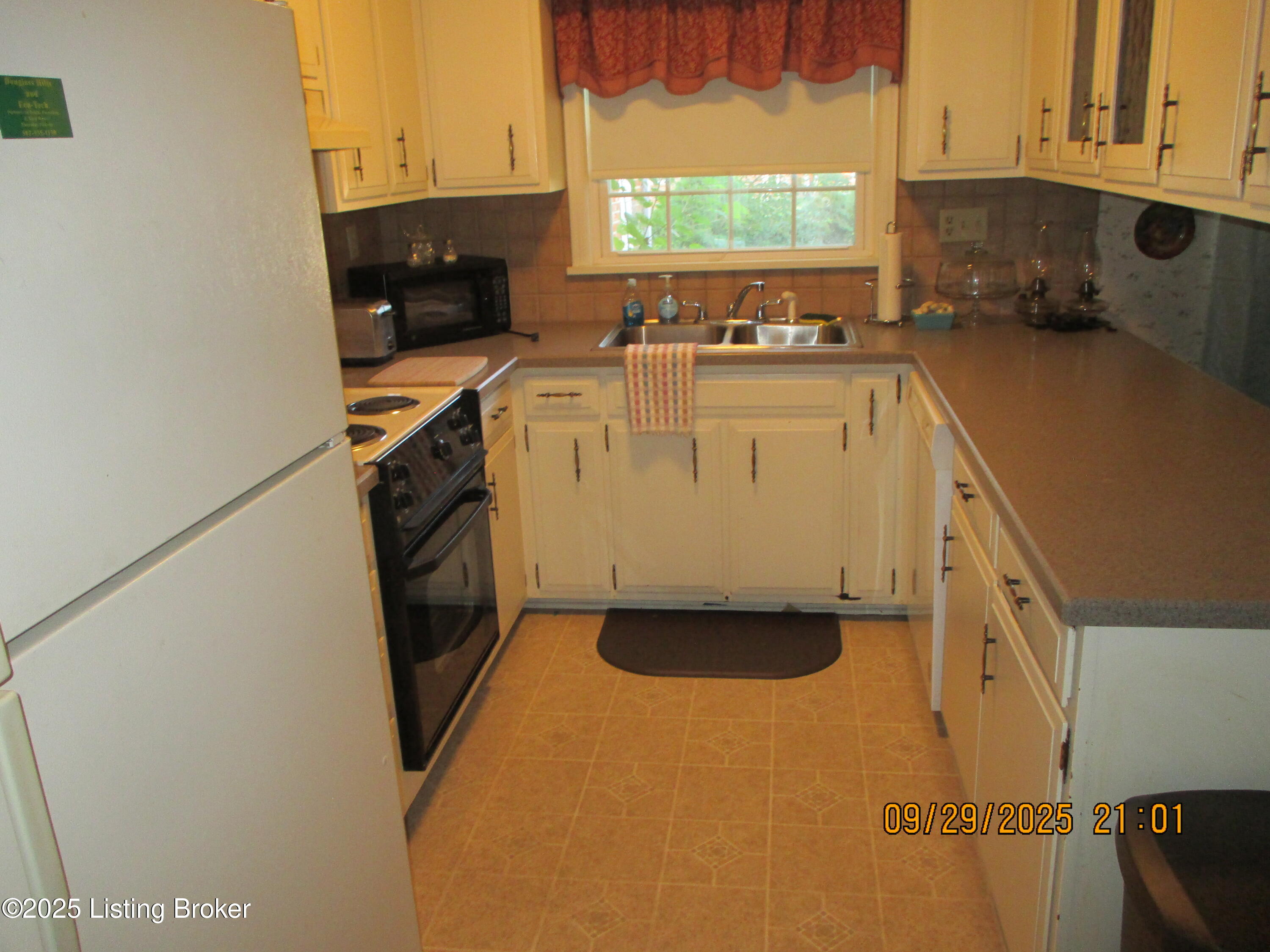 11212 Finchley Rd