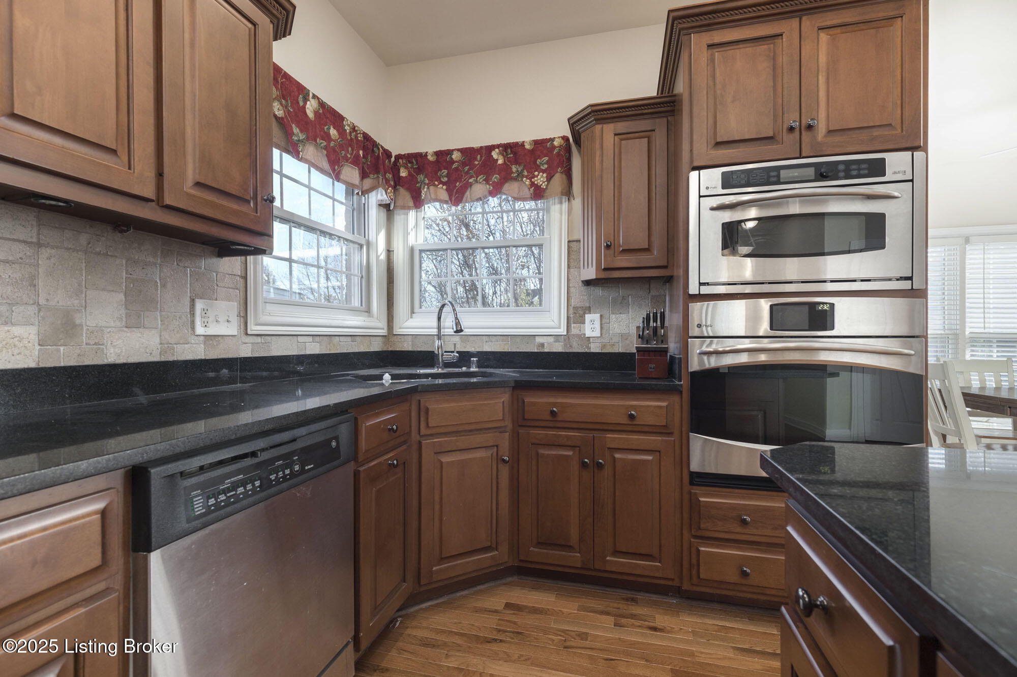 14605 Cressington Cir