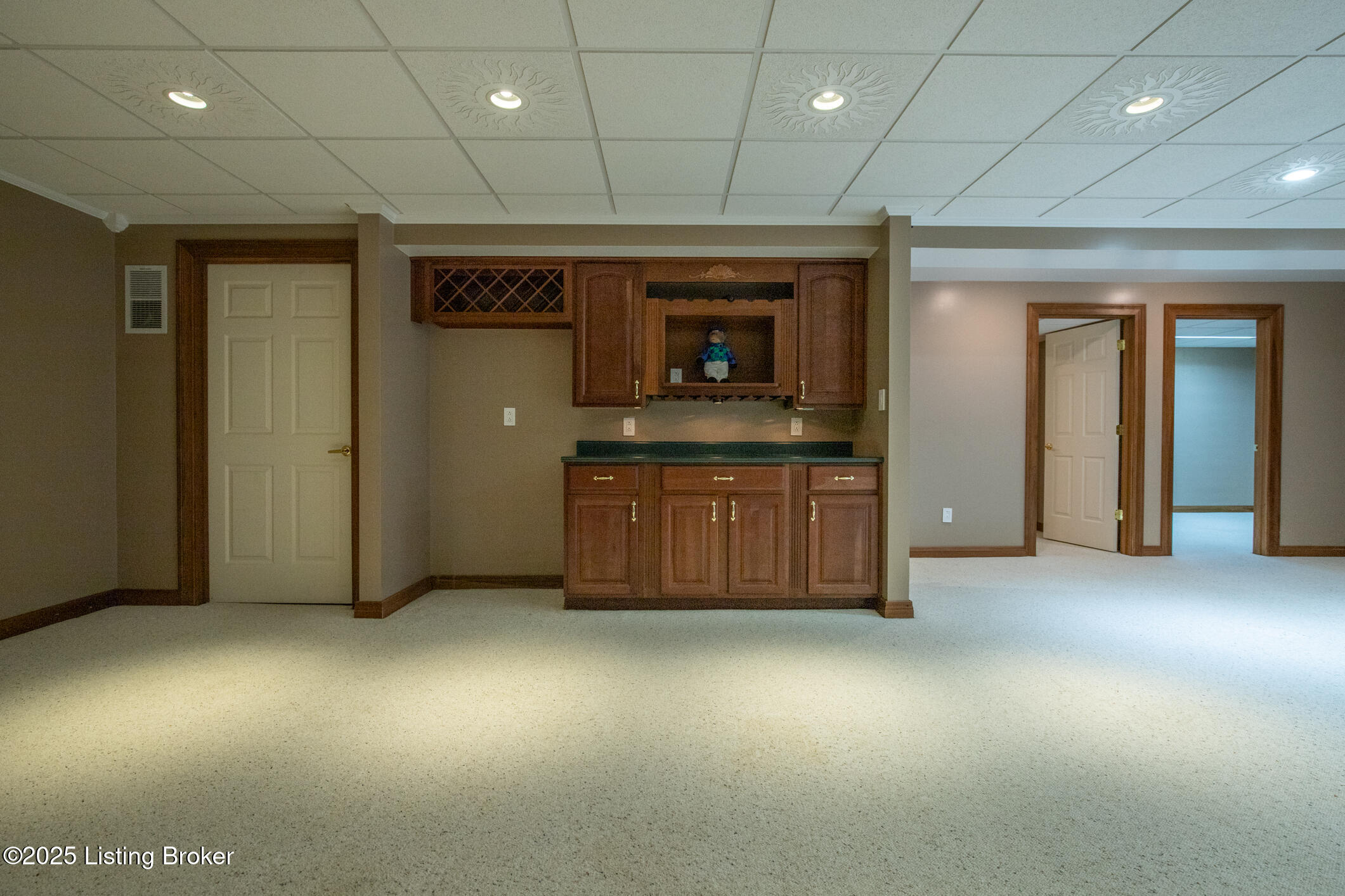 12108 Valley Dr
