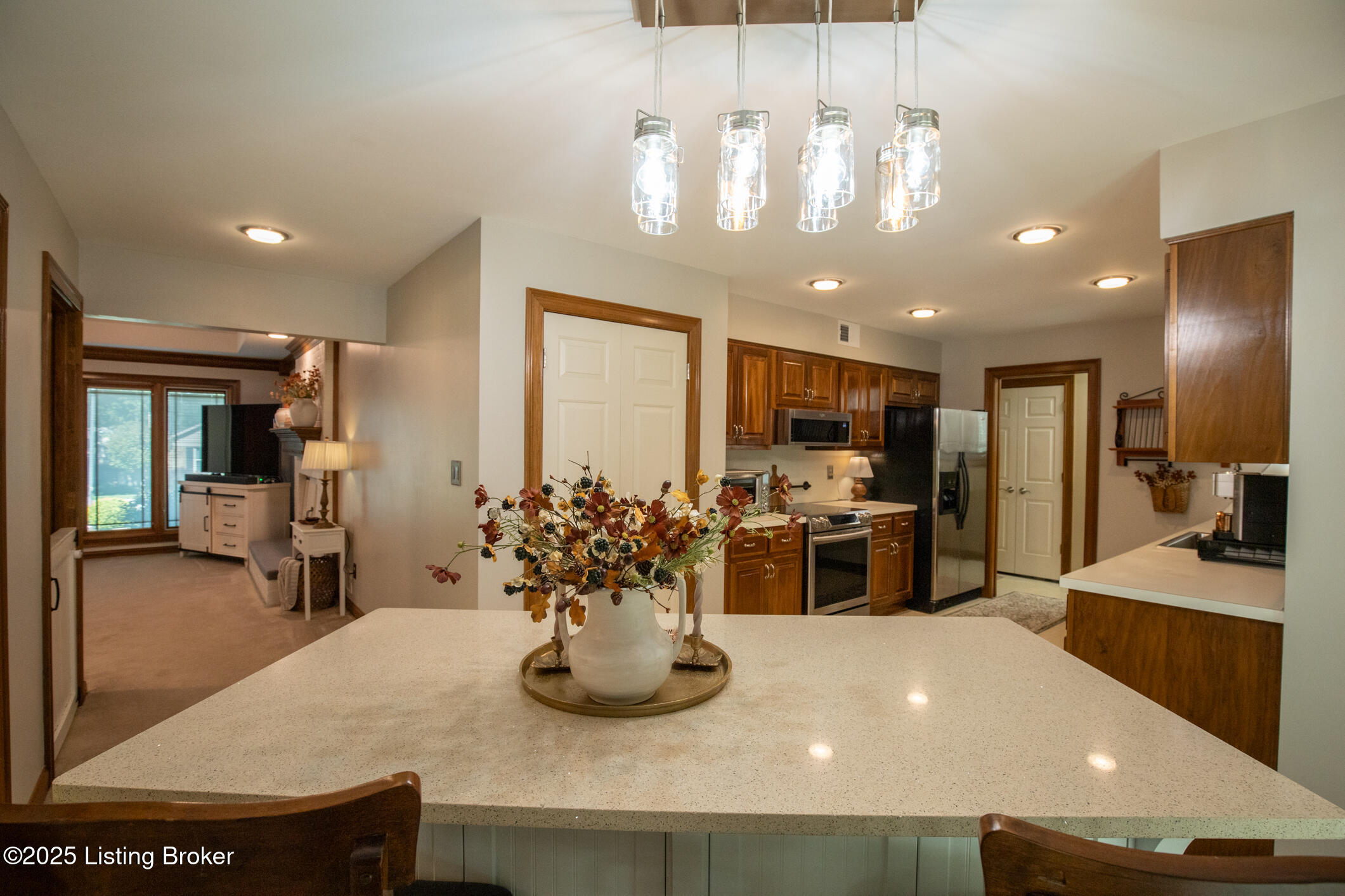 12108 Valley Dr