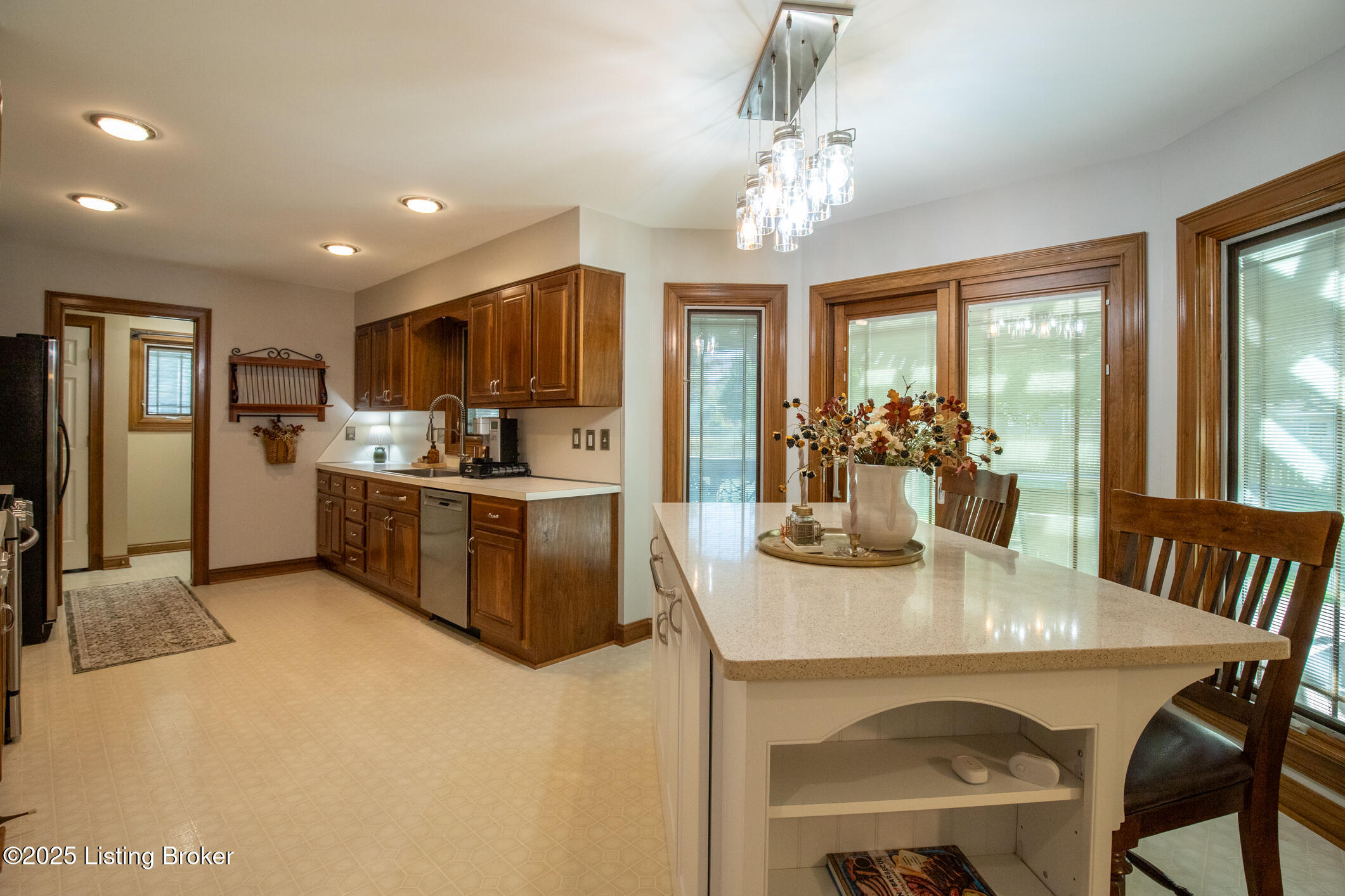 12108 Valley Dr