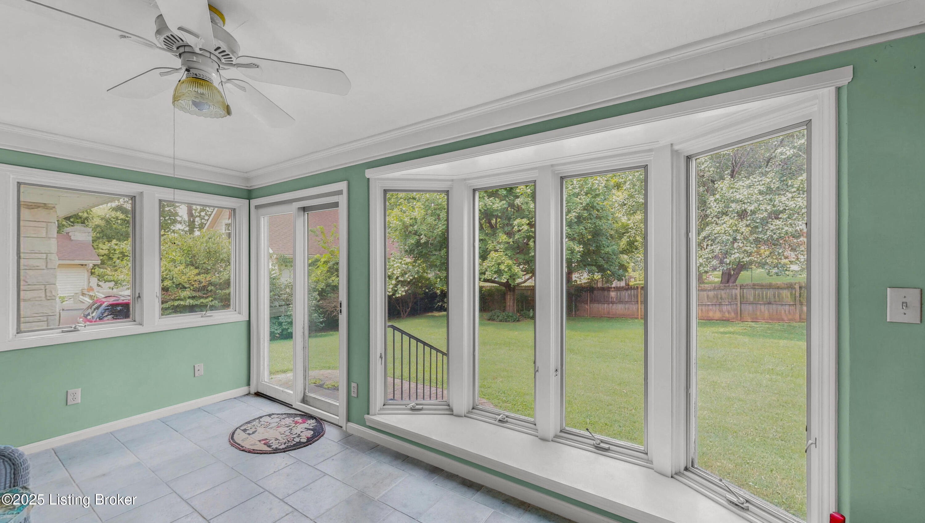 3112 Lakeview Dr