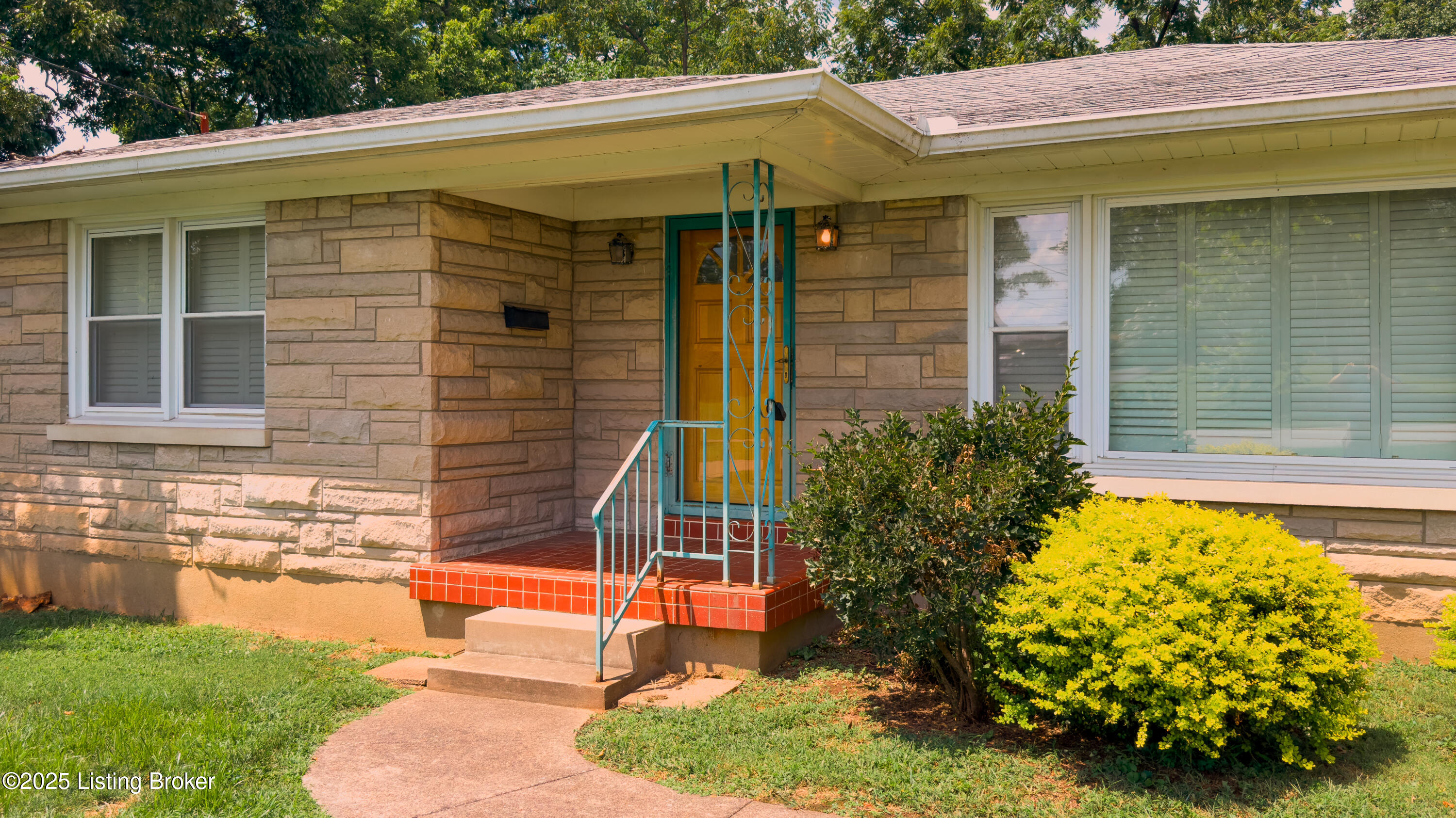 3112 Lakeview Dr