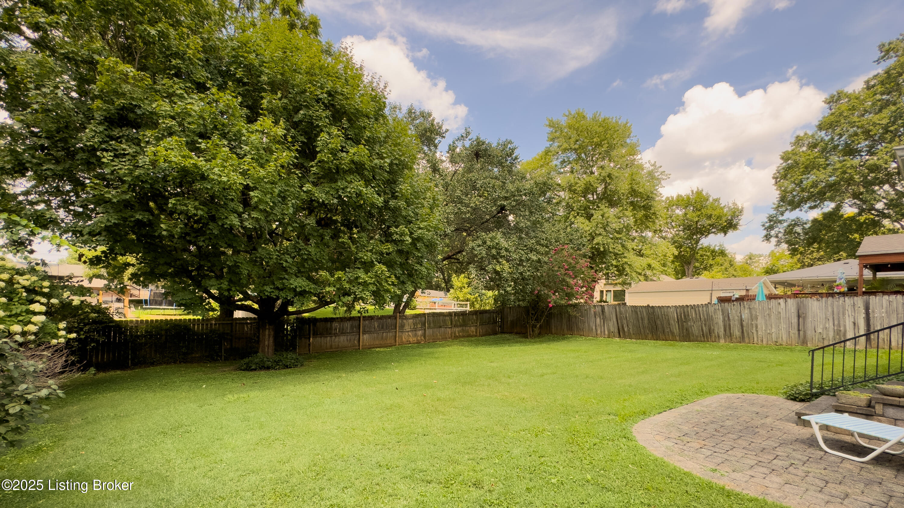 3112 Lakeview Dr