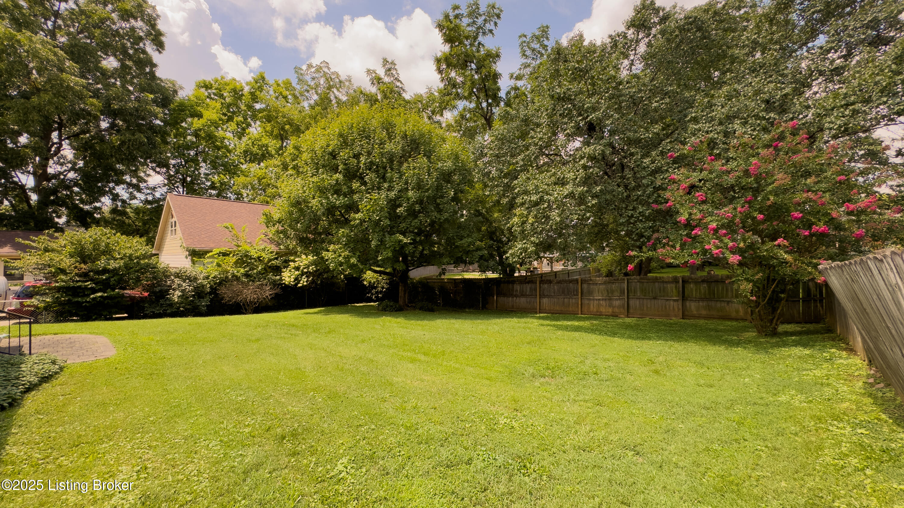 3112 Lakeview Dr