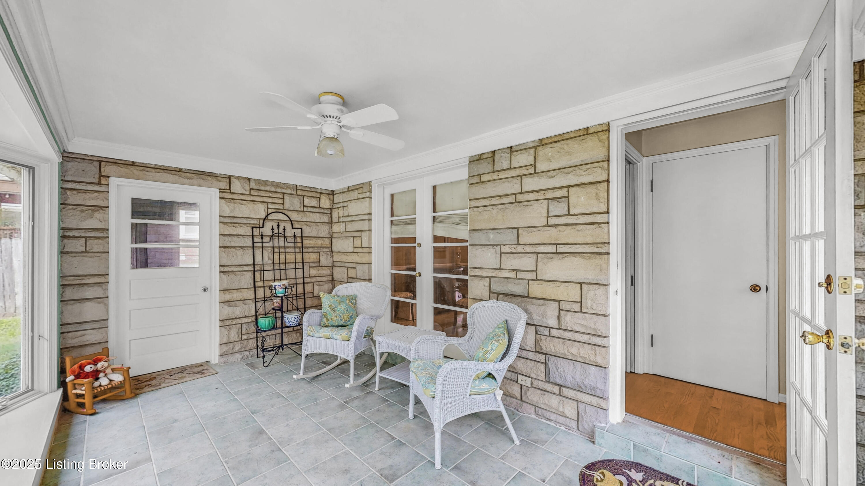 3112 Lakeview Dr