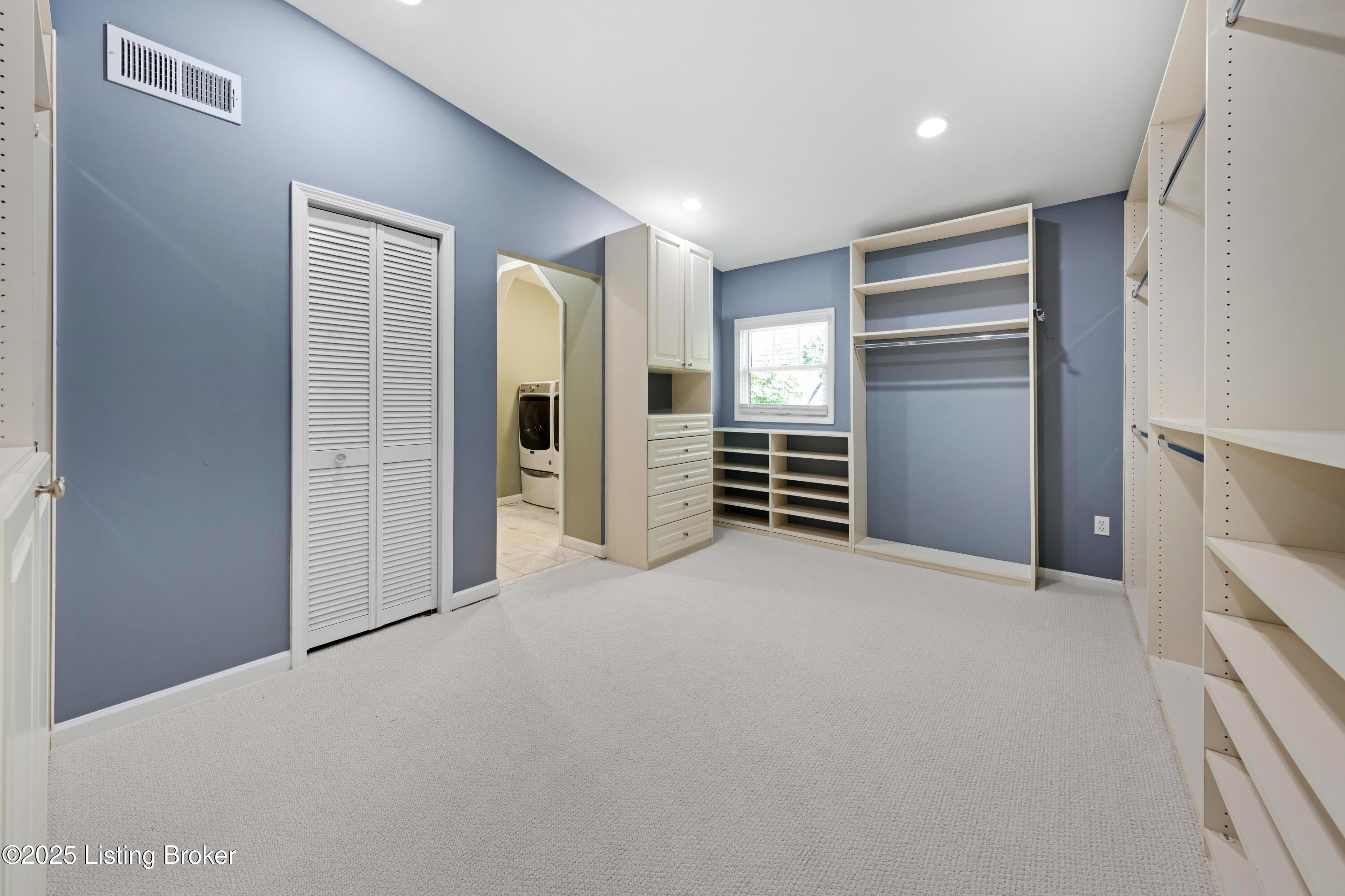 2539 Carolina Ave