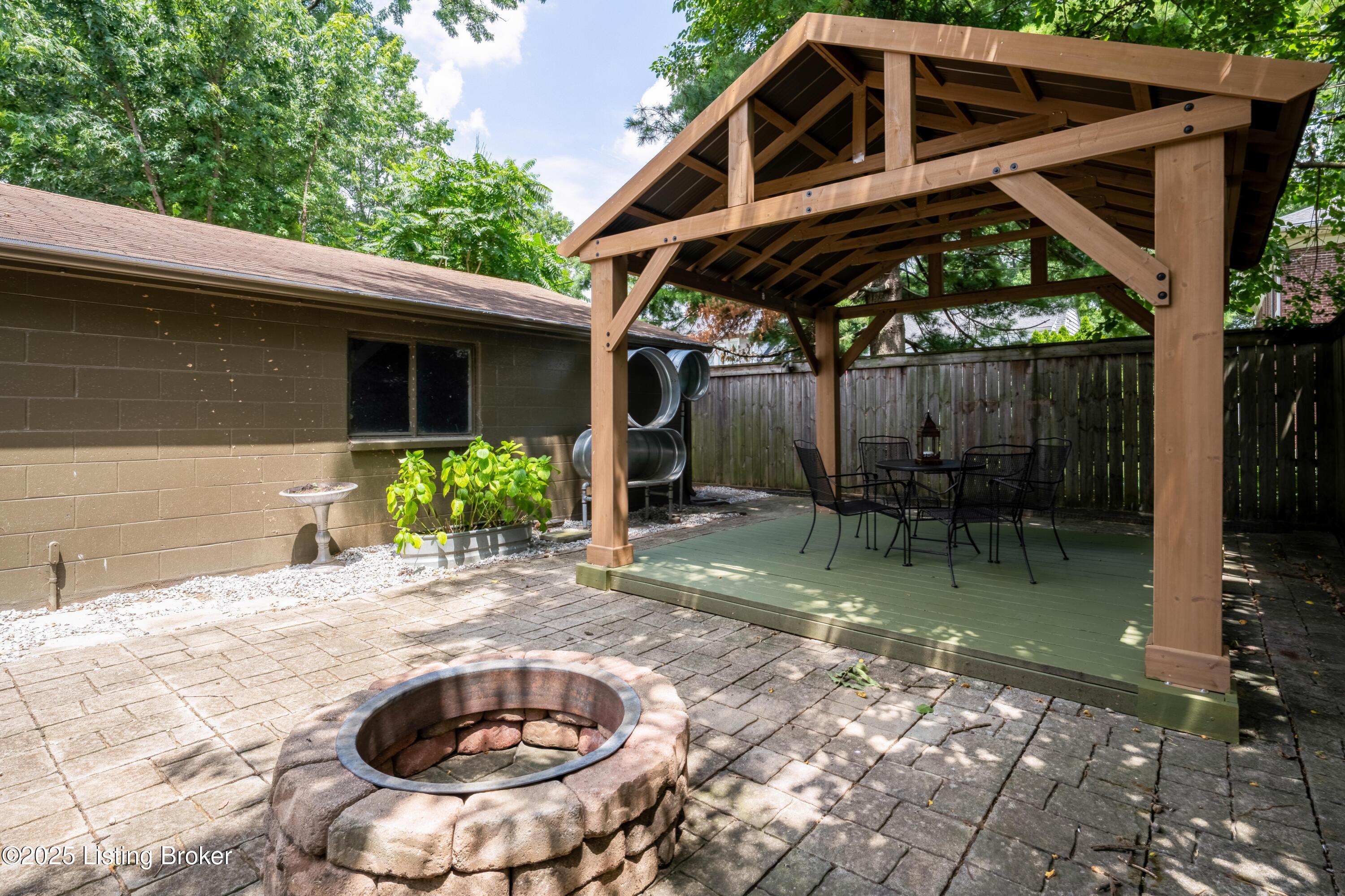 2539 Carolina Ave