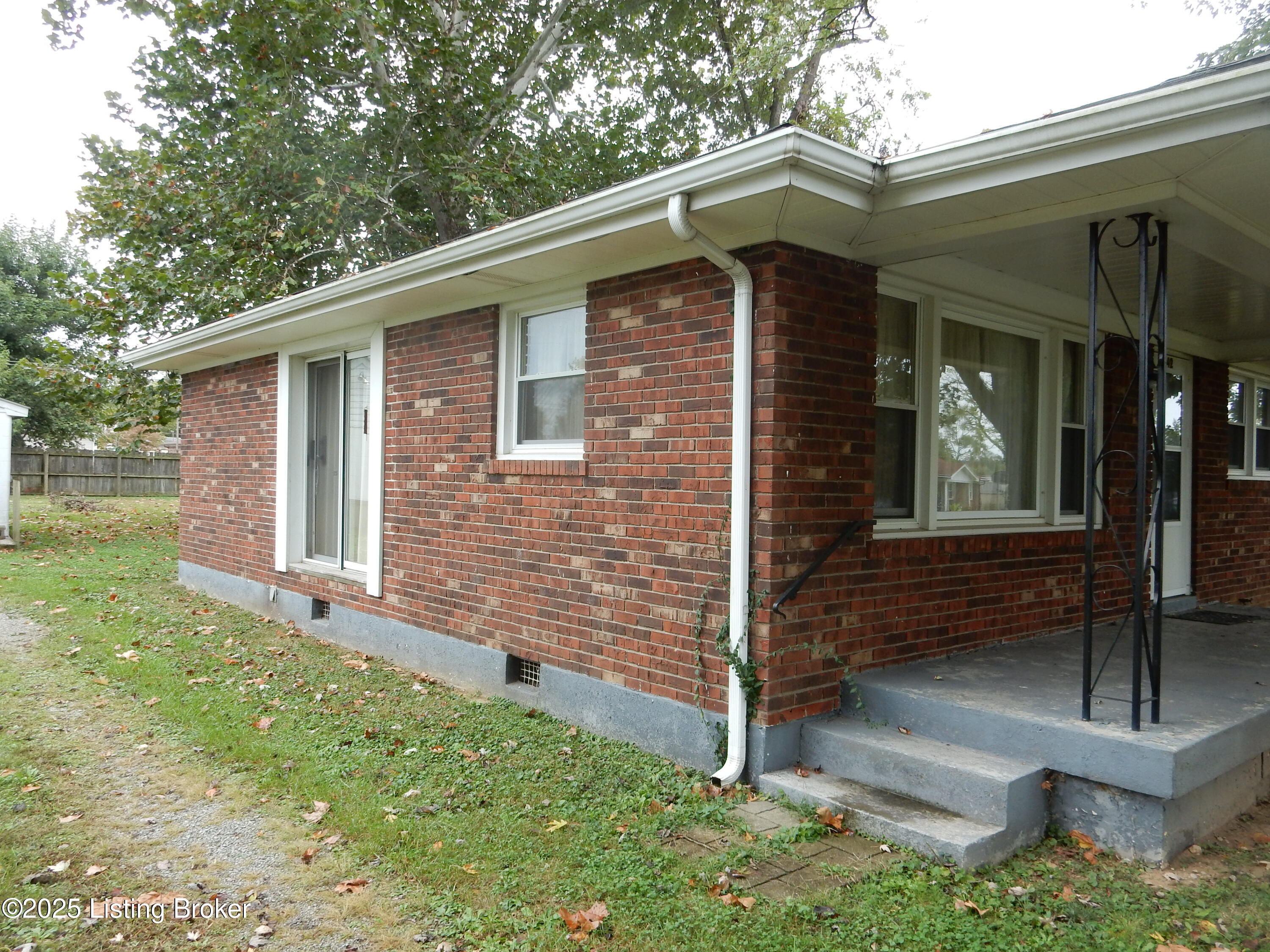 142 Short St
