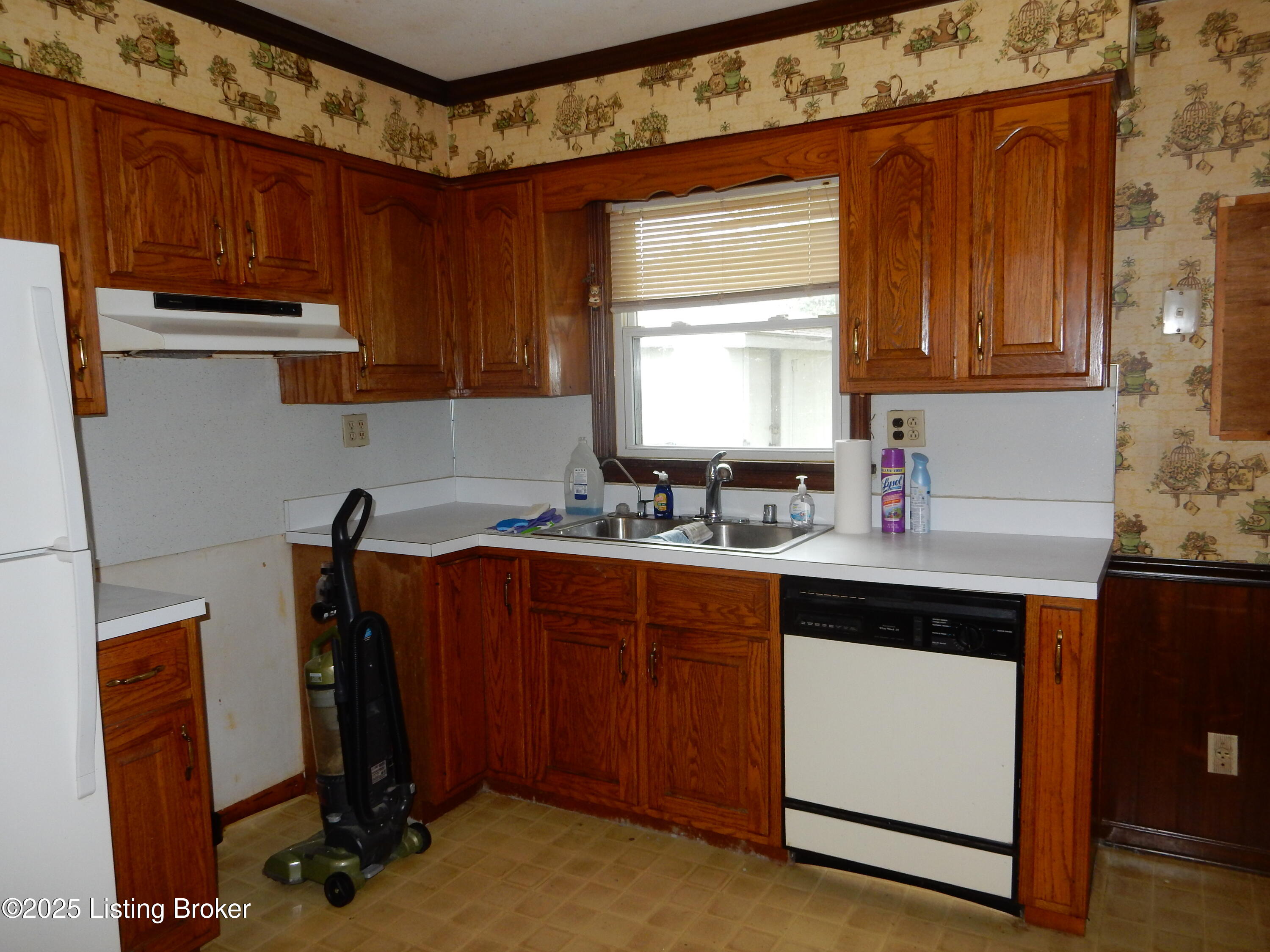 142 Short St