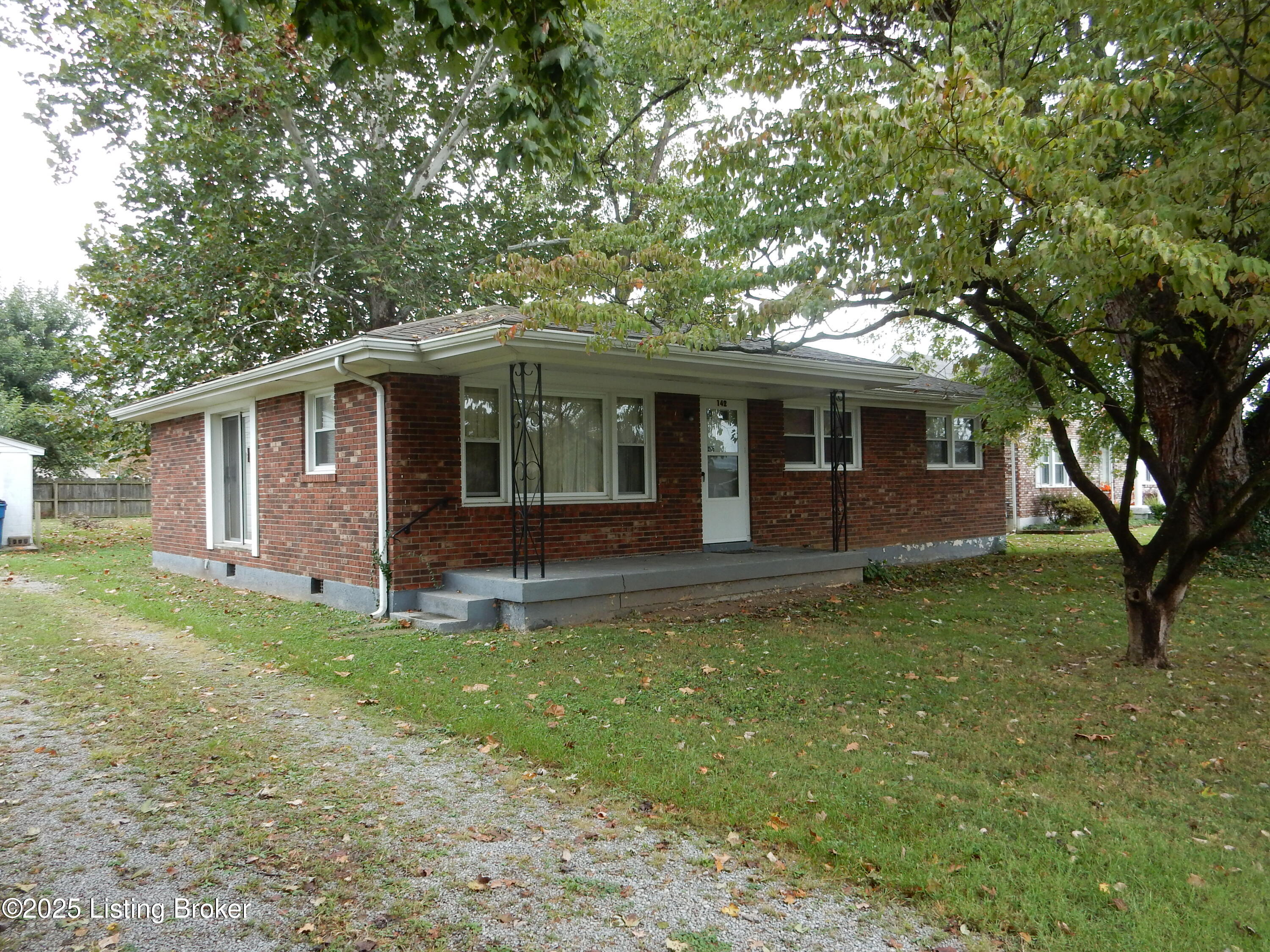 142 Short St