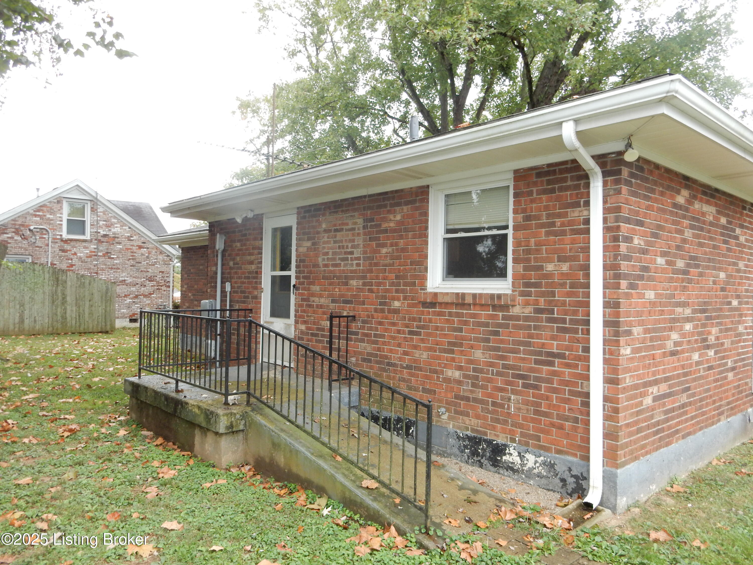 142 Short St