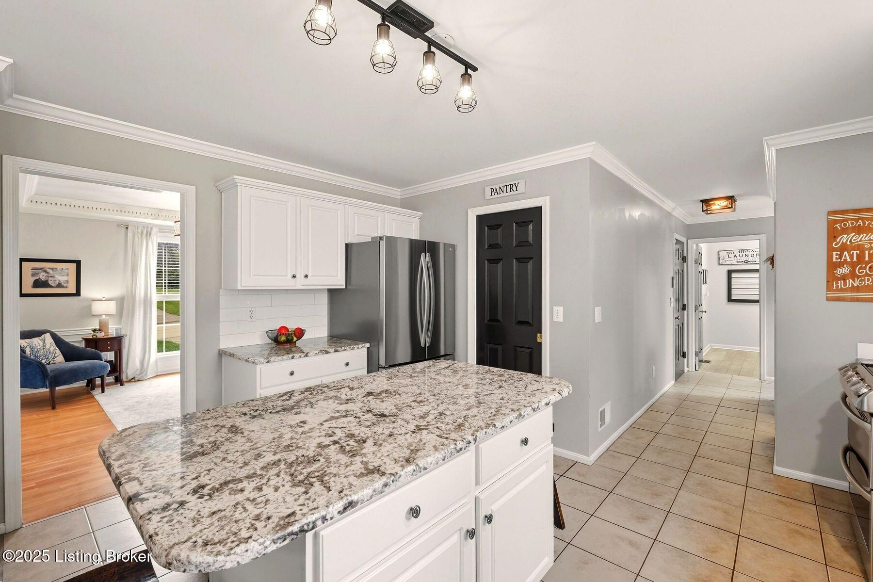 4110 Woods View Pl