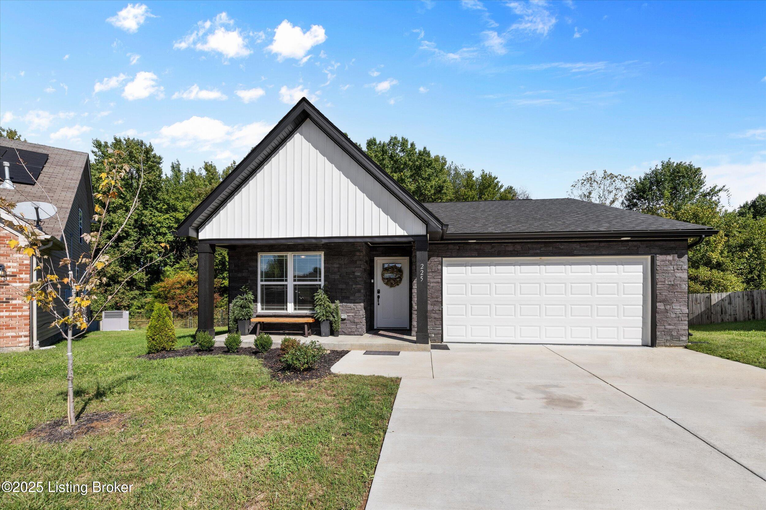 225 Tex Ave