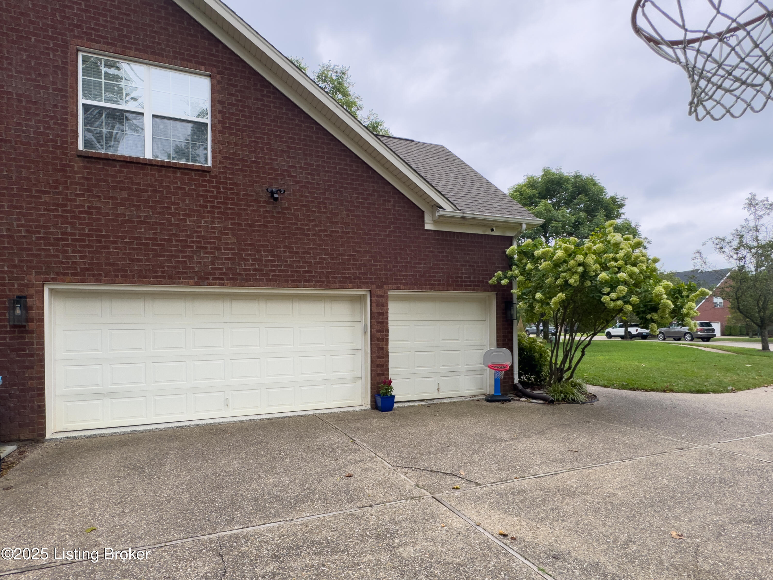 10926 Worthington Ln