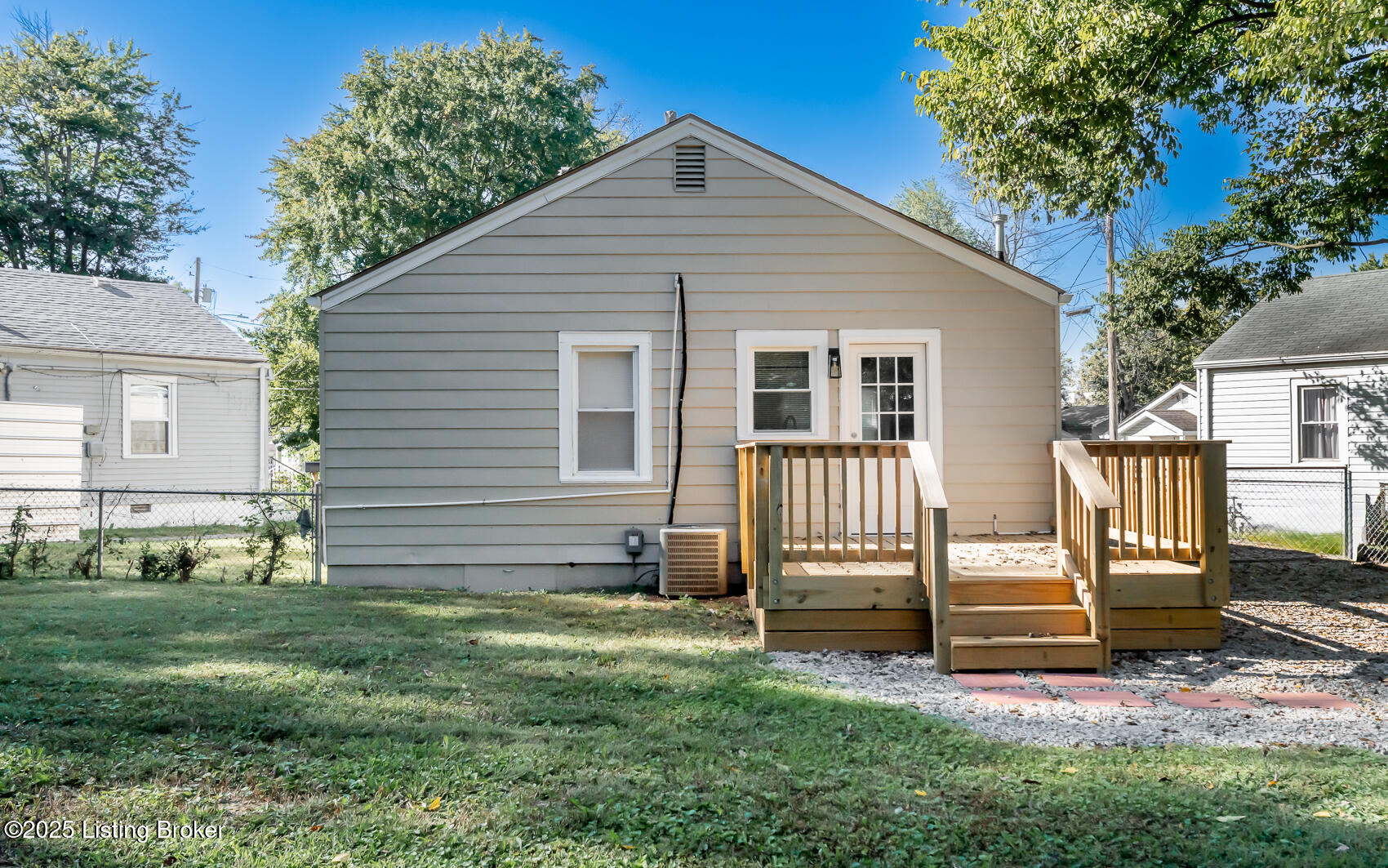 1902 Hazelwood Ct