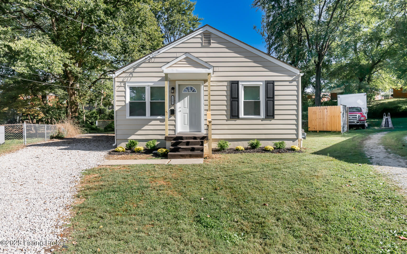 1902 Hazelwood Ct