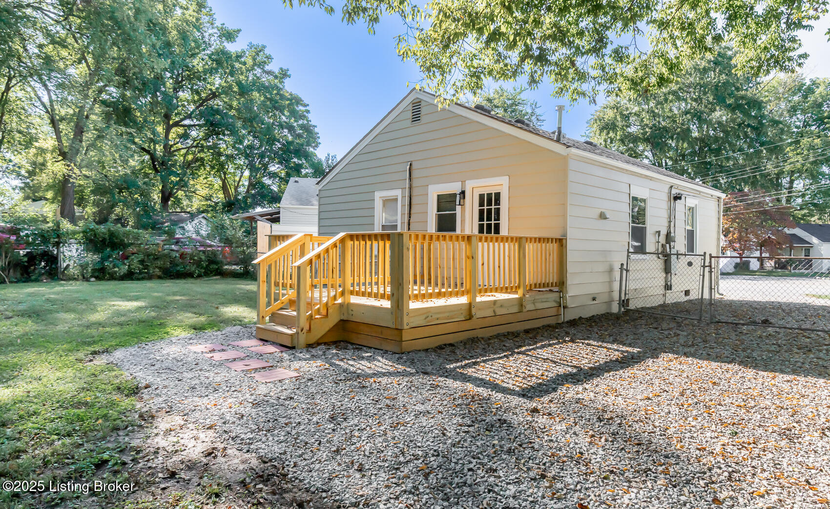 1902 Hazelwood Ct