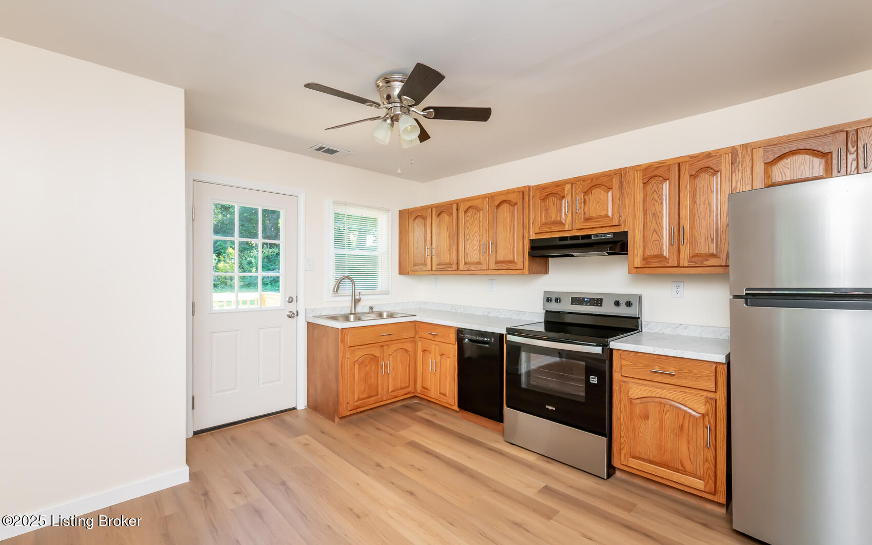 1902 Hazelwood Ct