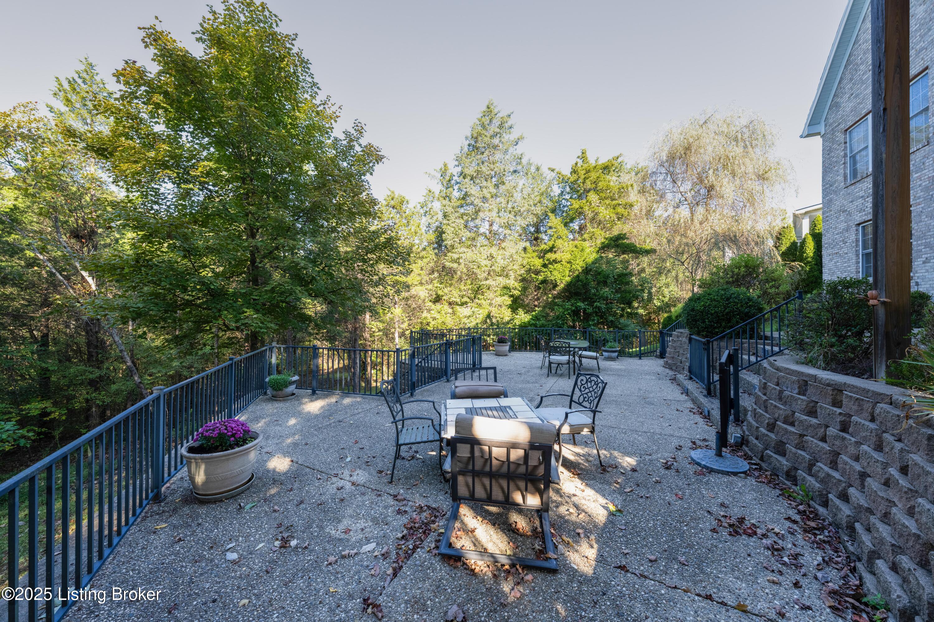 11006 Radleigh Ln