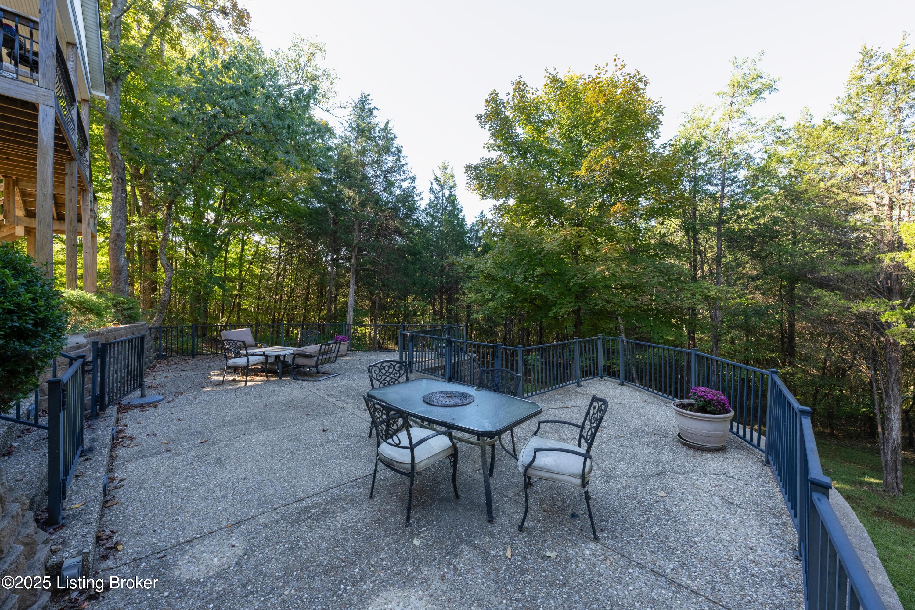 11006 Radleigh Ln
