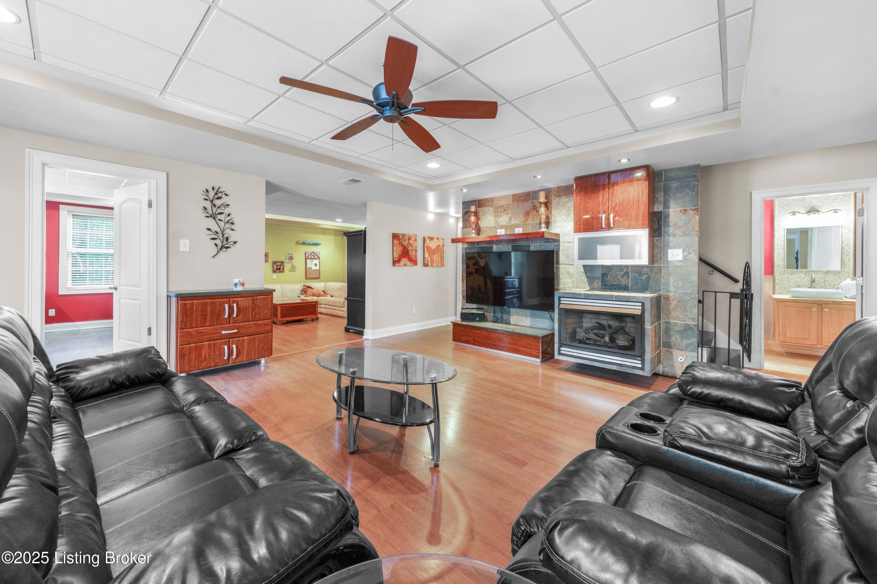 11006 Radleigh Ln