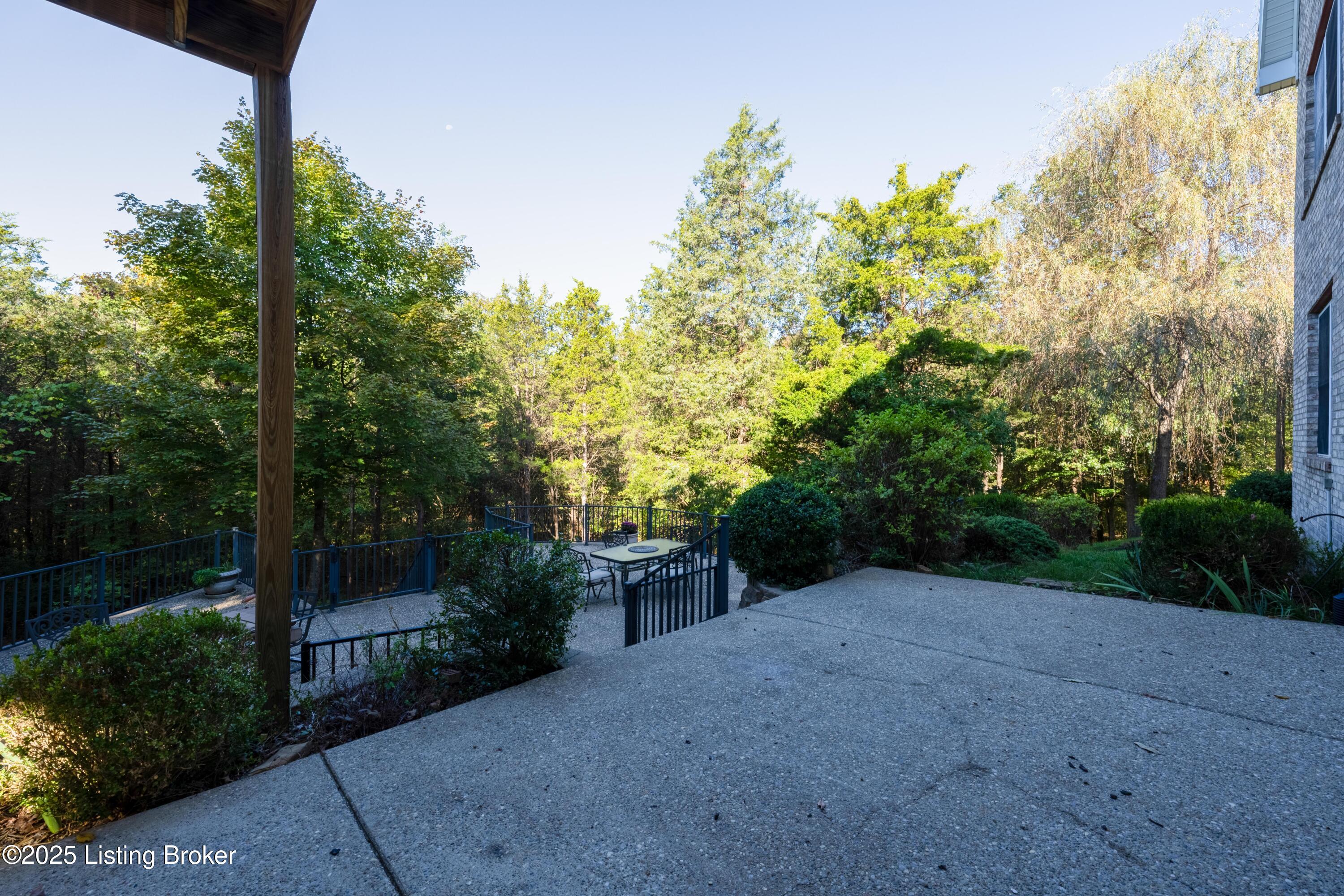 11006 Radleigh Ln