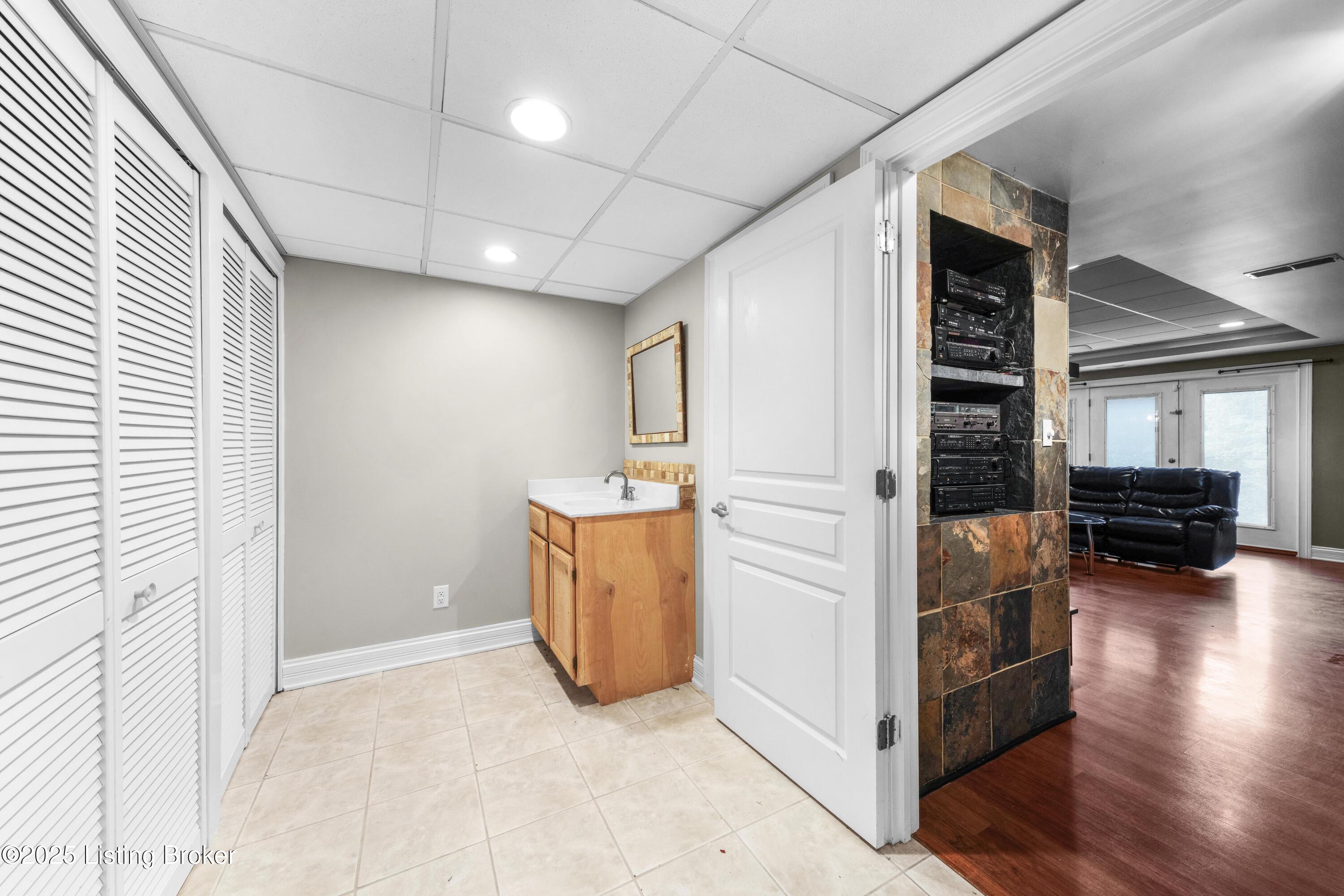 11006 Radleigh Ln