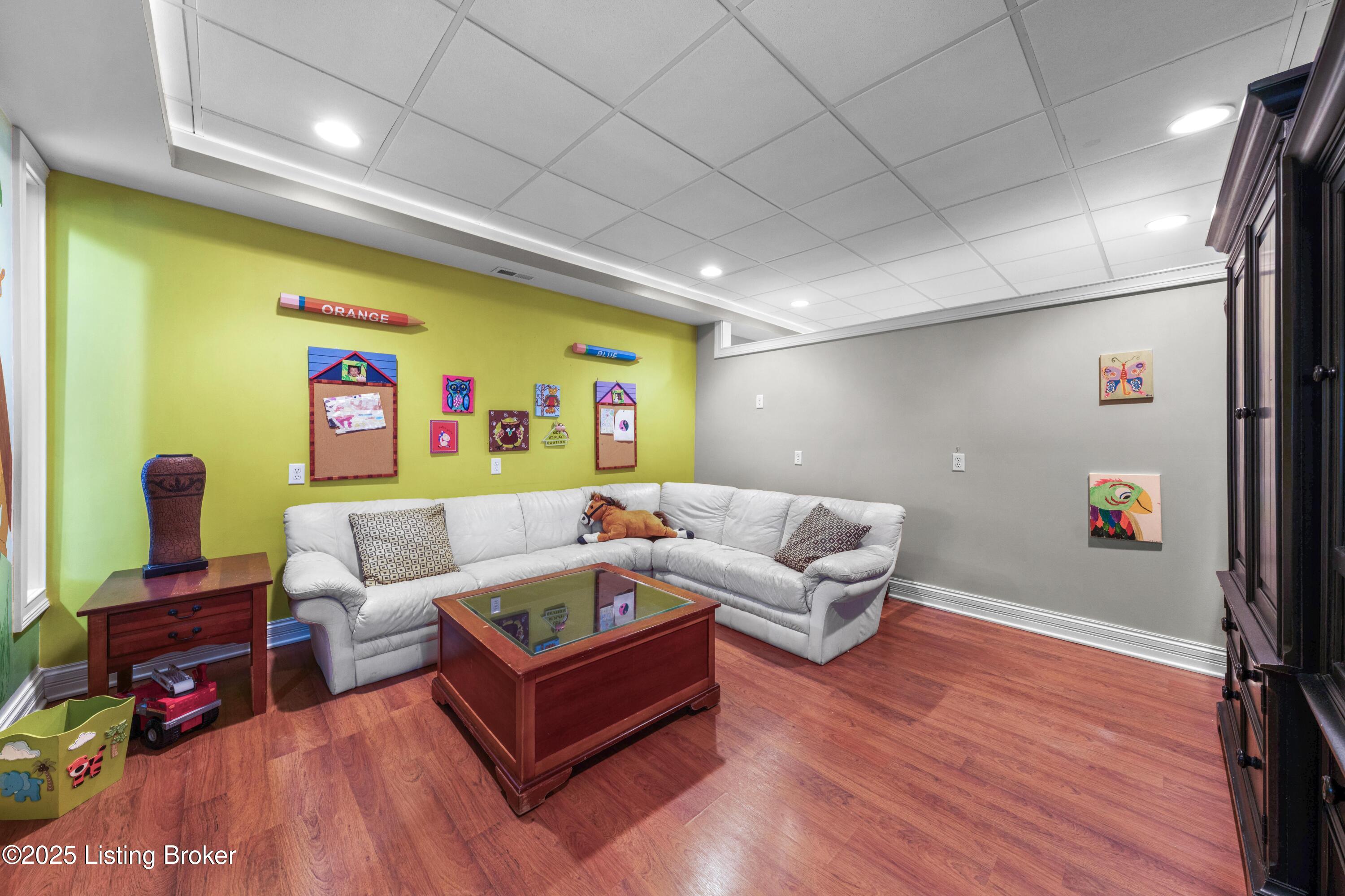 11006 Radleigh Ln
