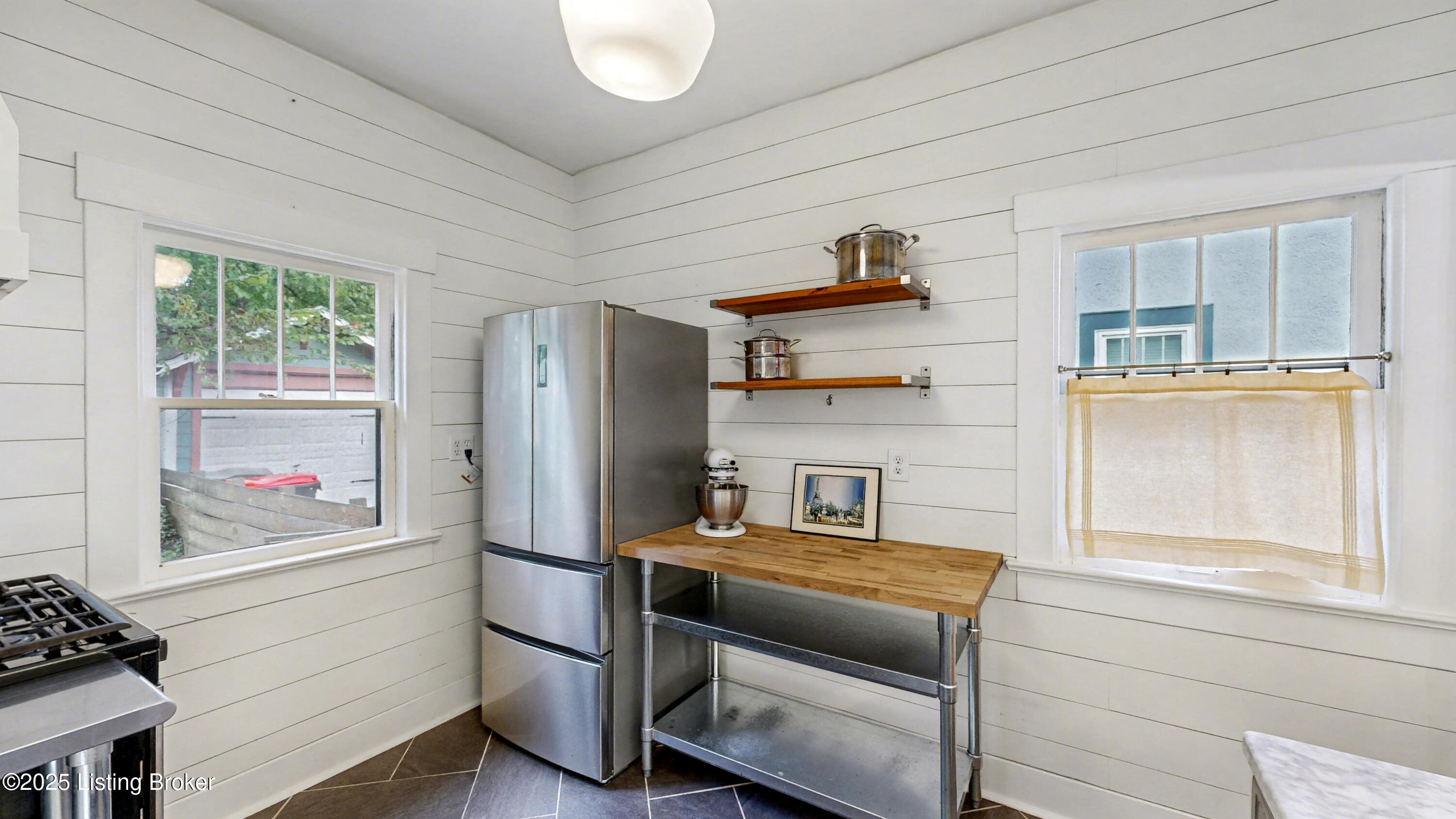 161 N Peterson Ave